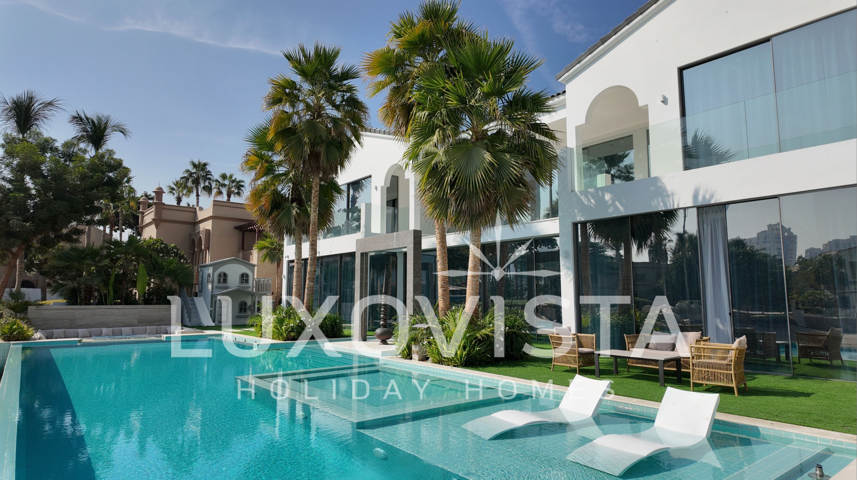 6 Bedroom Villa in Palm Jumeirah | Bills Included | Short term | Monthly | Daily Rental