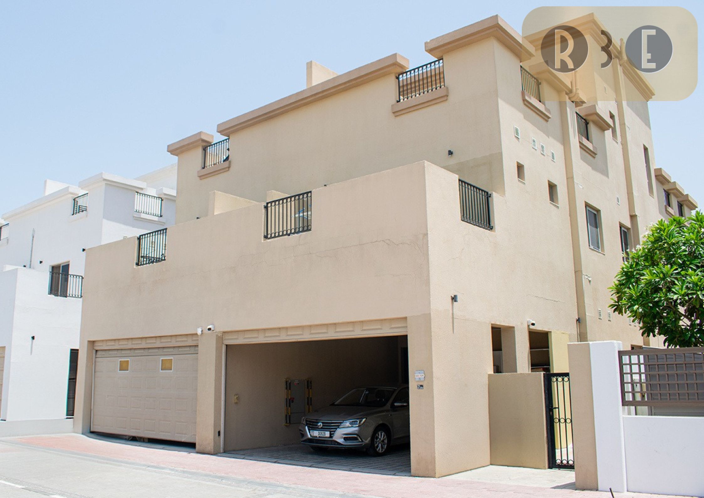 Semi Independent 4 bed + maids room villa with Stunning Terrace + No Service Fee