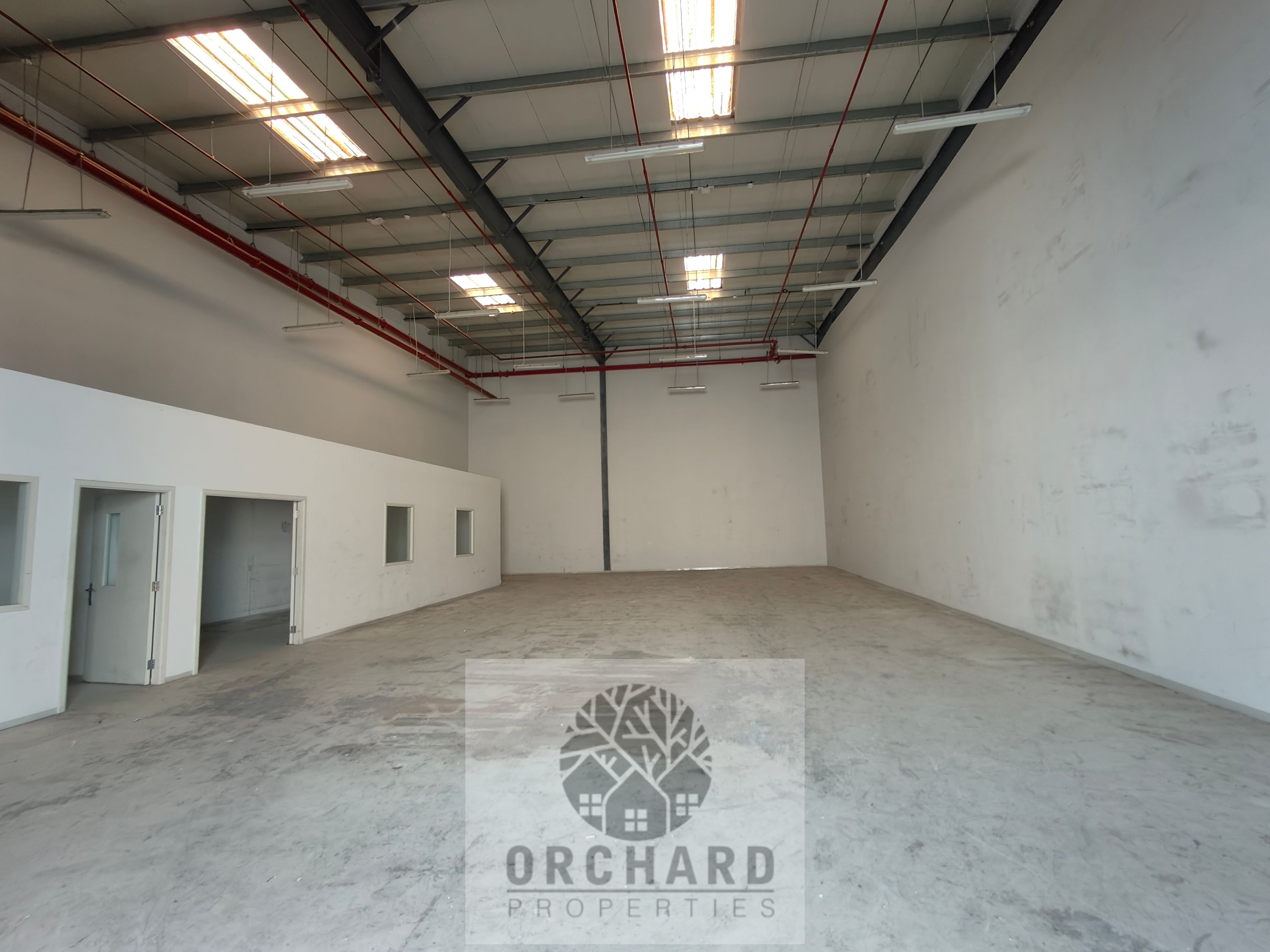 REAFY / WONDERFUL ) 4000 SQFT / 10 kW power FRONT OF ROAD