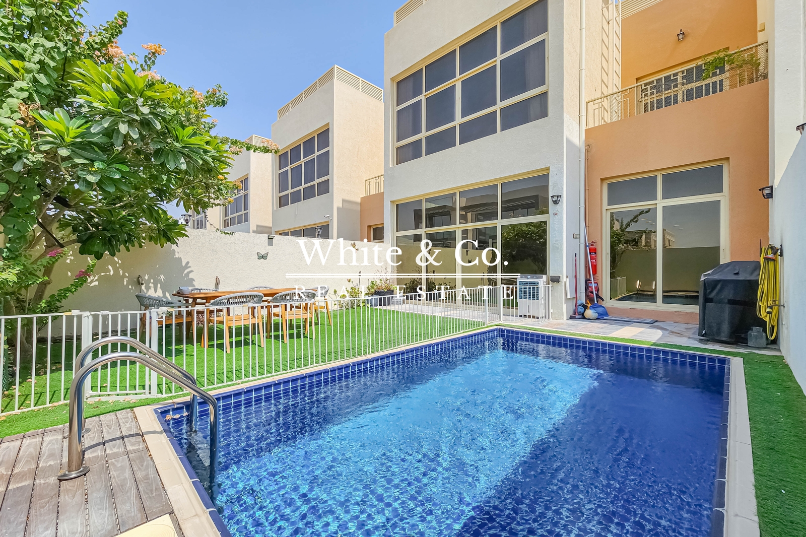 Massive Townhouse | Pool | Close To Park