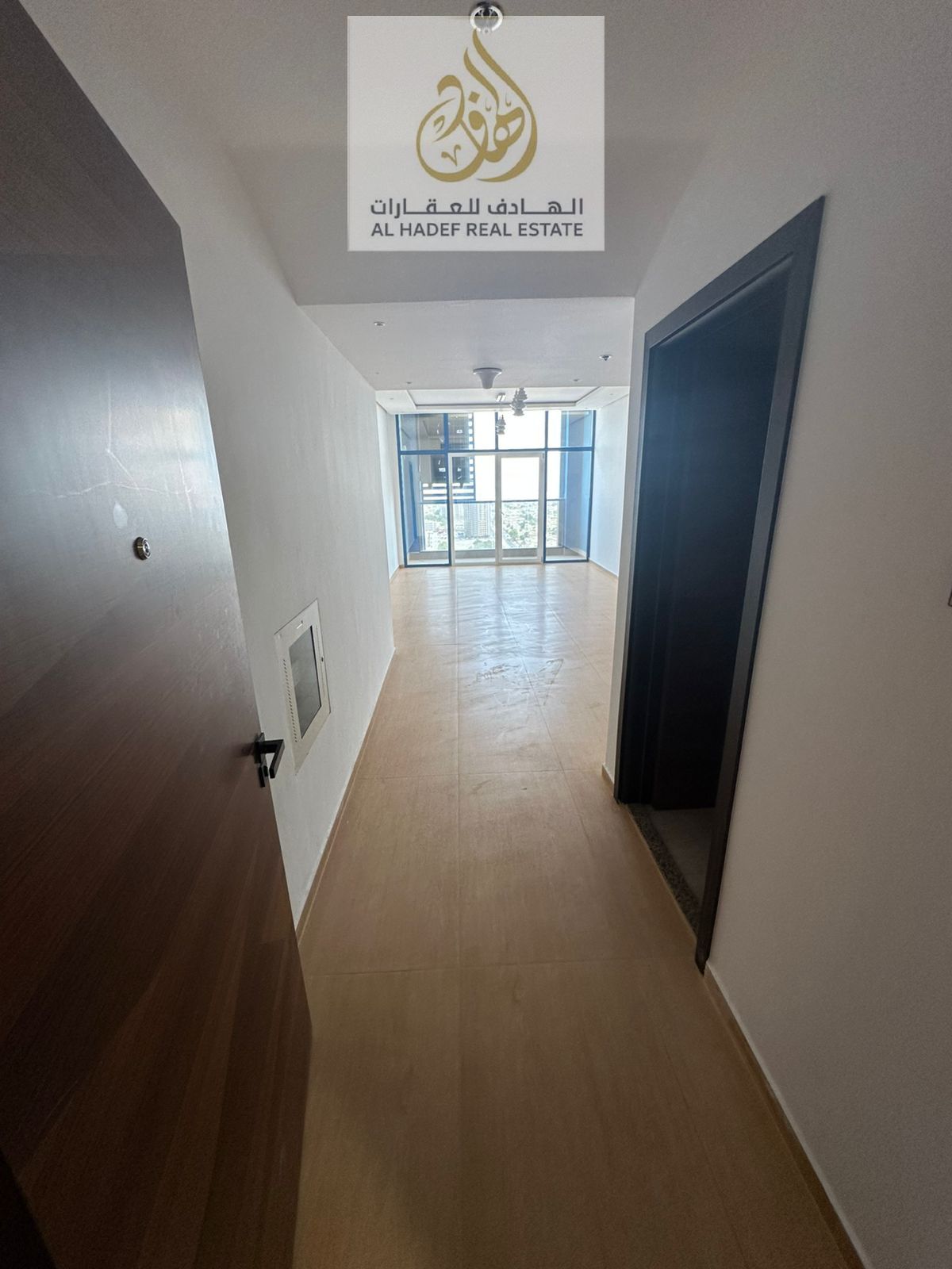 One-bedroom apartment, first inhabitant, with a wonderful view and super deluxe finishing, annual rent