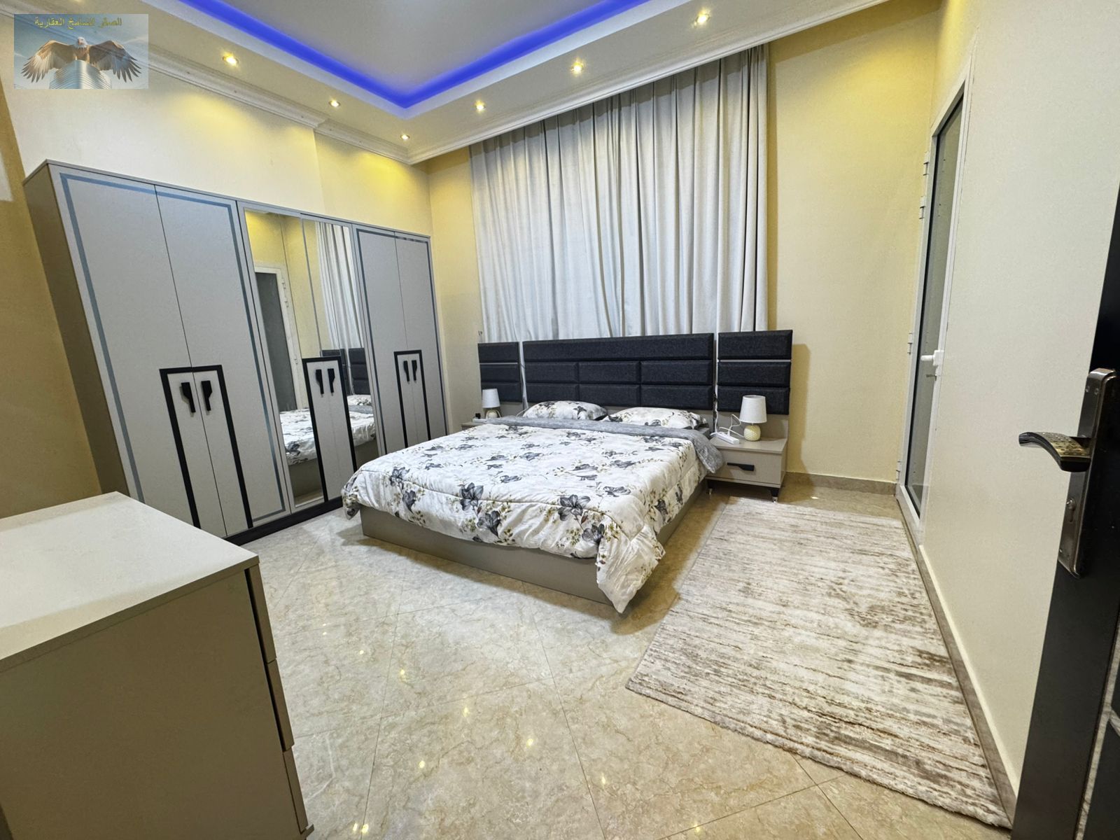 Luxury furnished apartment for daily rent in Ajman – three bedrooms, living room, and an exceptional location on Khalifa Street
