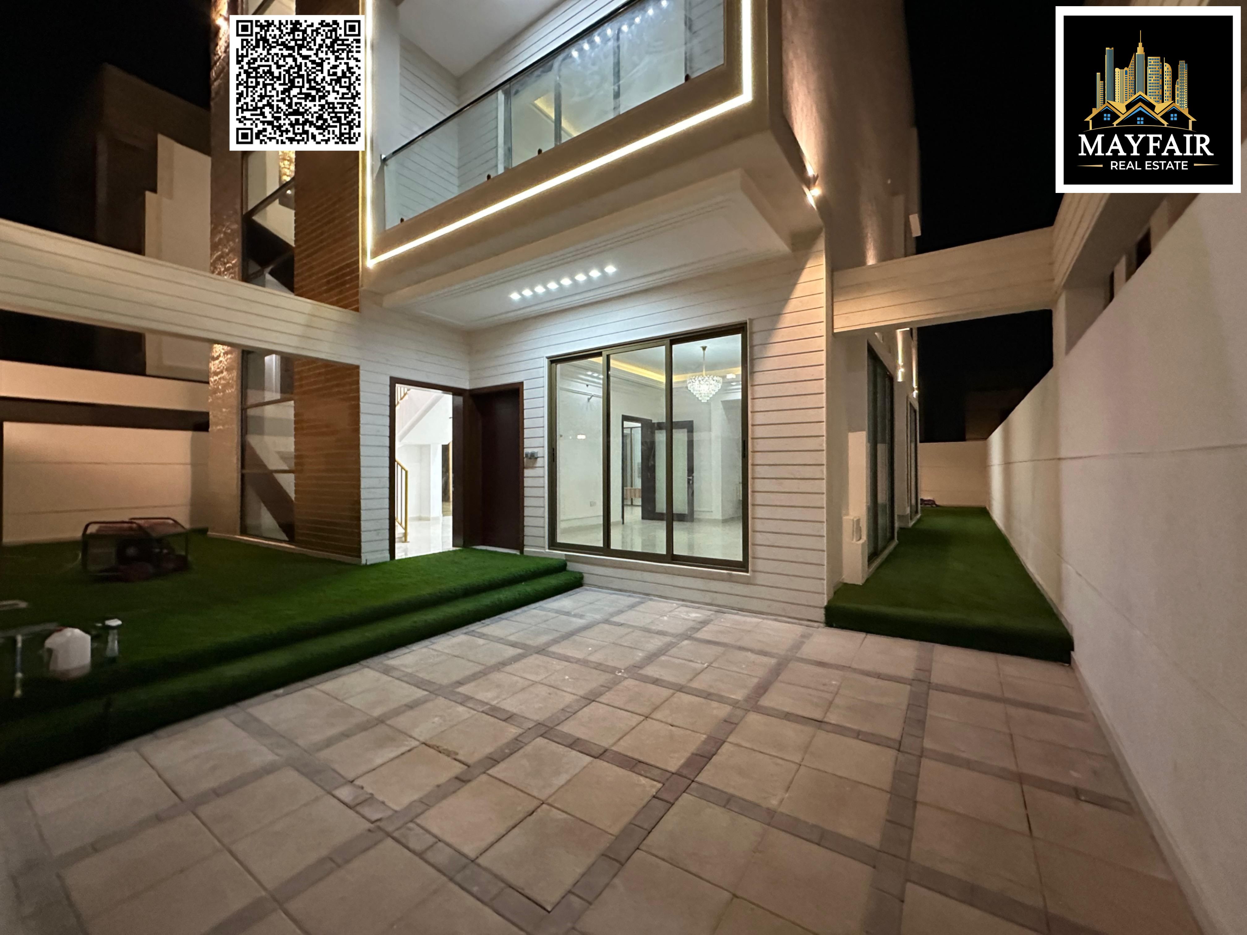 Contemporary Villa with Spacious Living and Rooftop