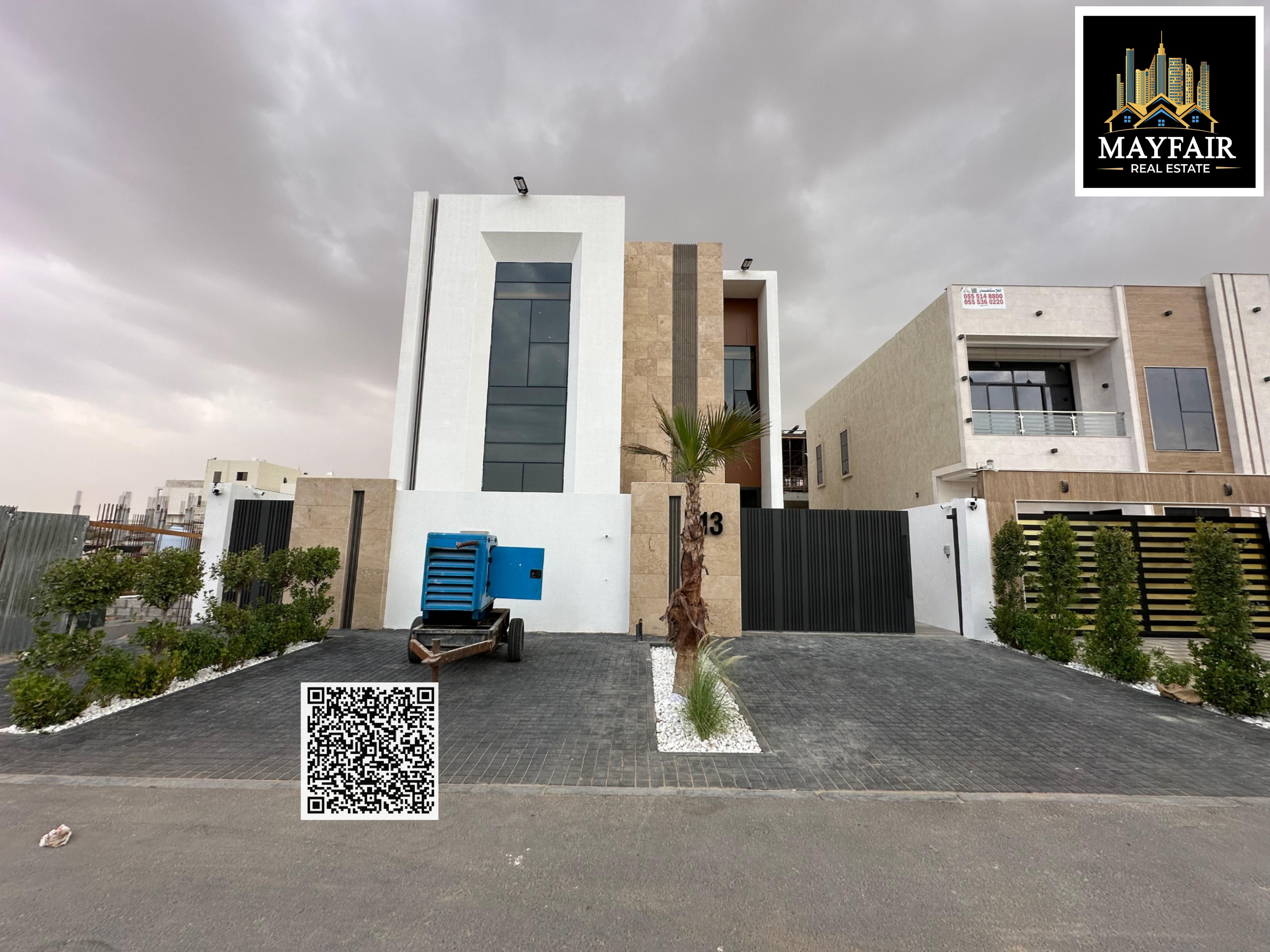 Contemporary Villa with Spacious Living and Rooftop
