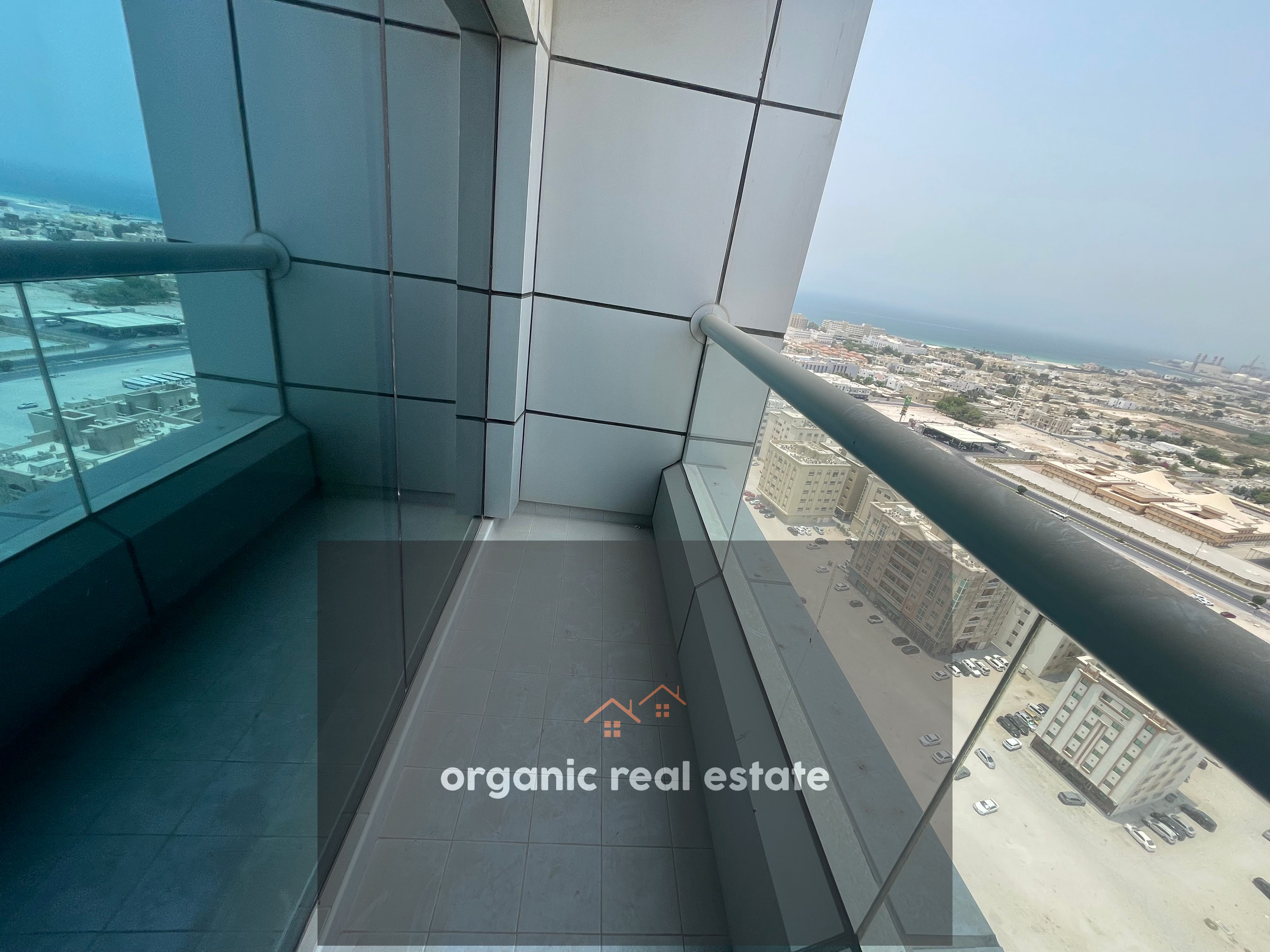Spacious 2bhk with balcony + parking