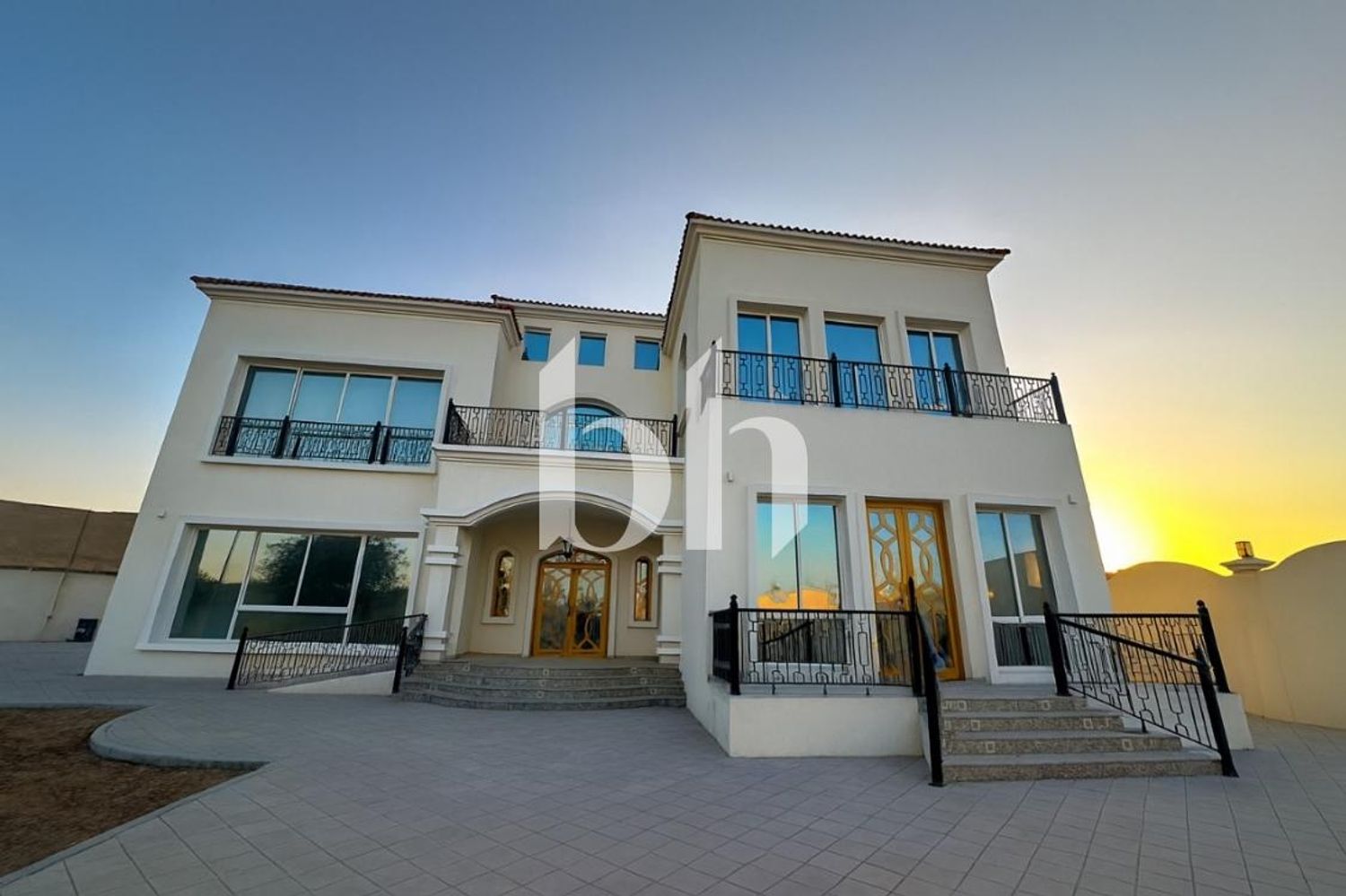 Prime Corner Villa | Spacious | Price Negotiable