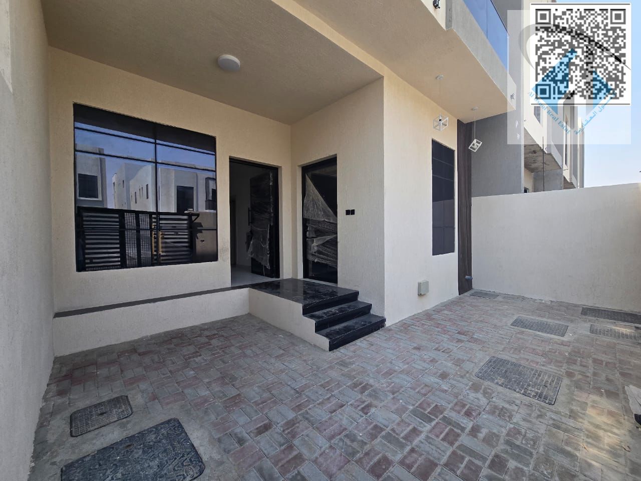 Villa for sale with a roof terrace, available for 25 years with no down payment, and close to all services.