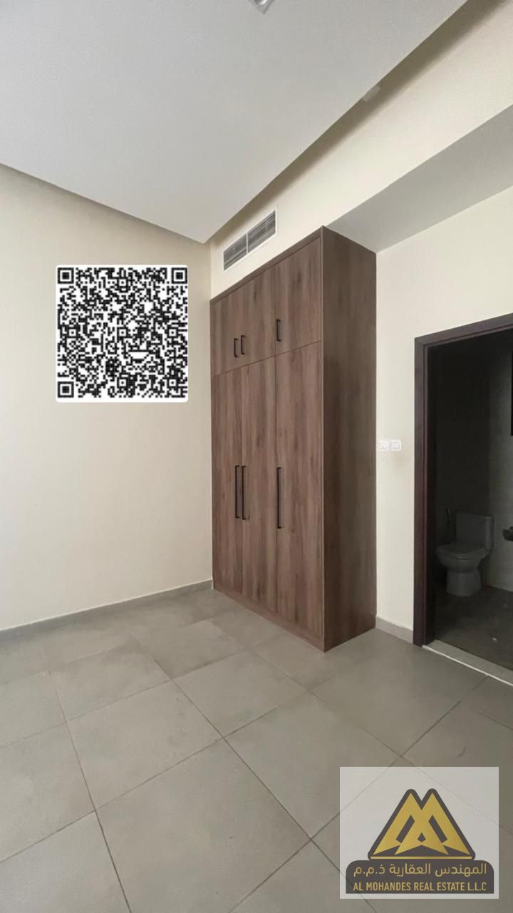 Annual rental apartment located in Al Mowaihat 3, in a quiet building with a prime location.