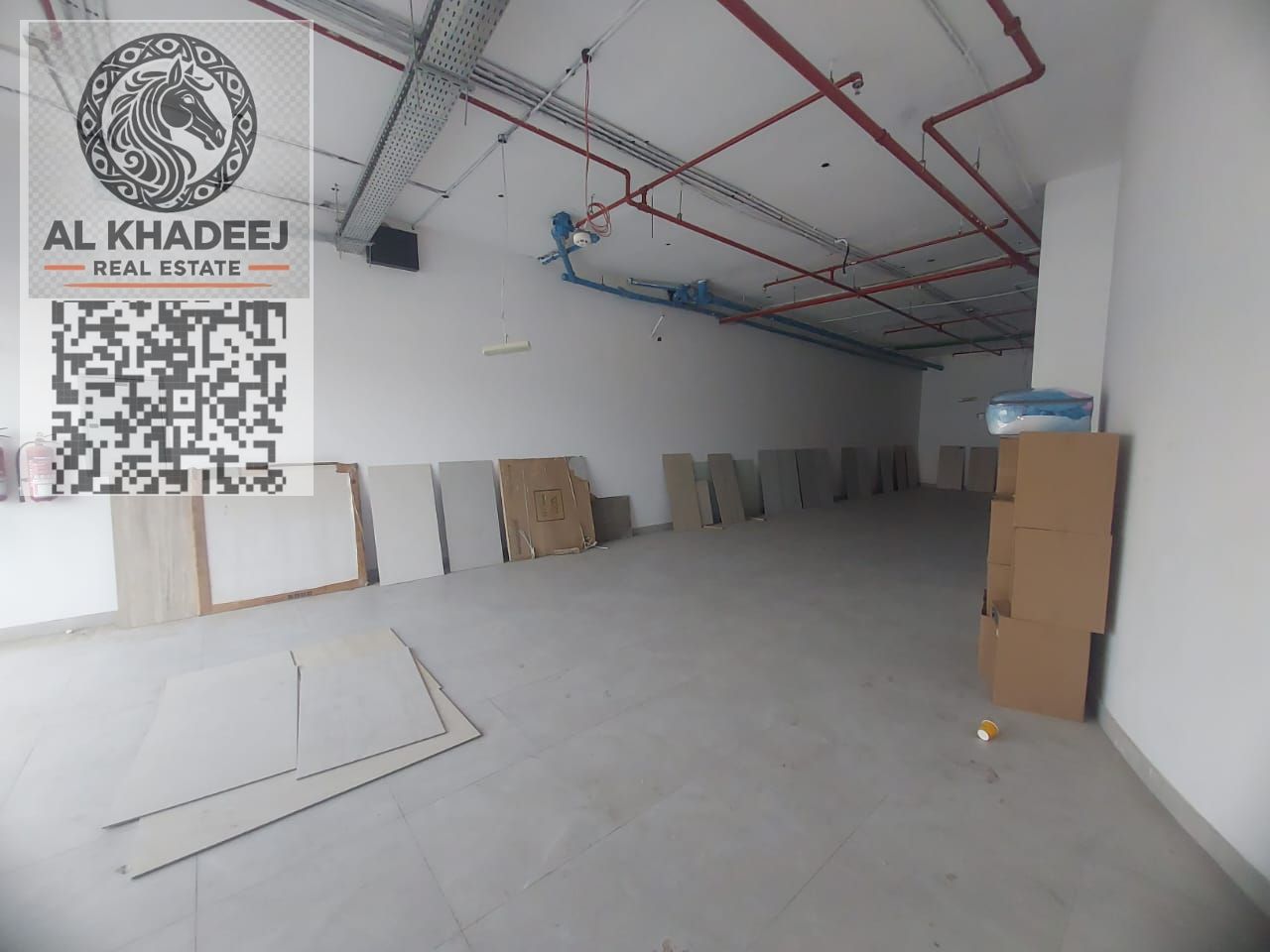 First tenant shop | Large area | On a main street | Ready to move in