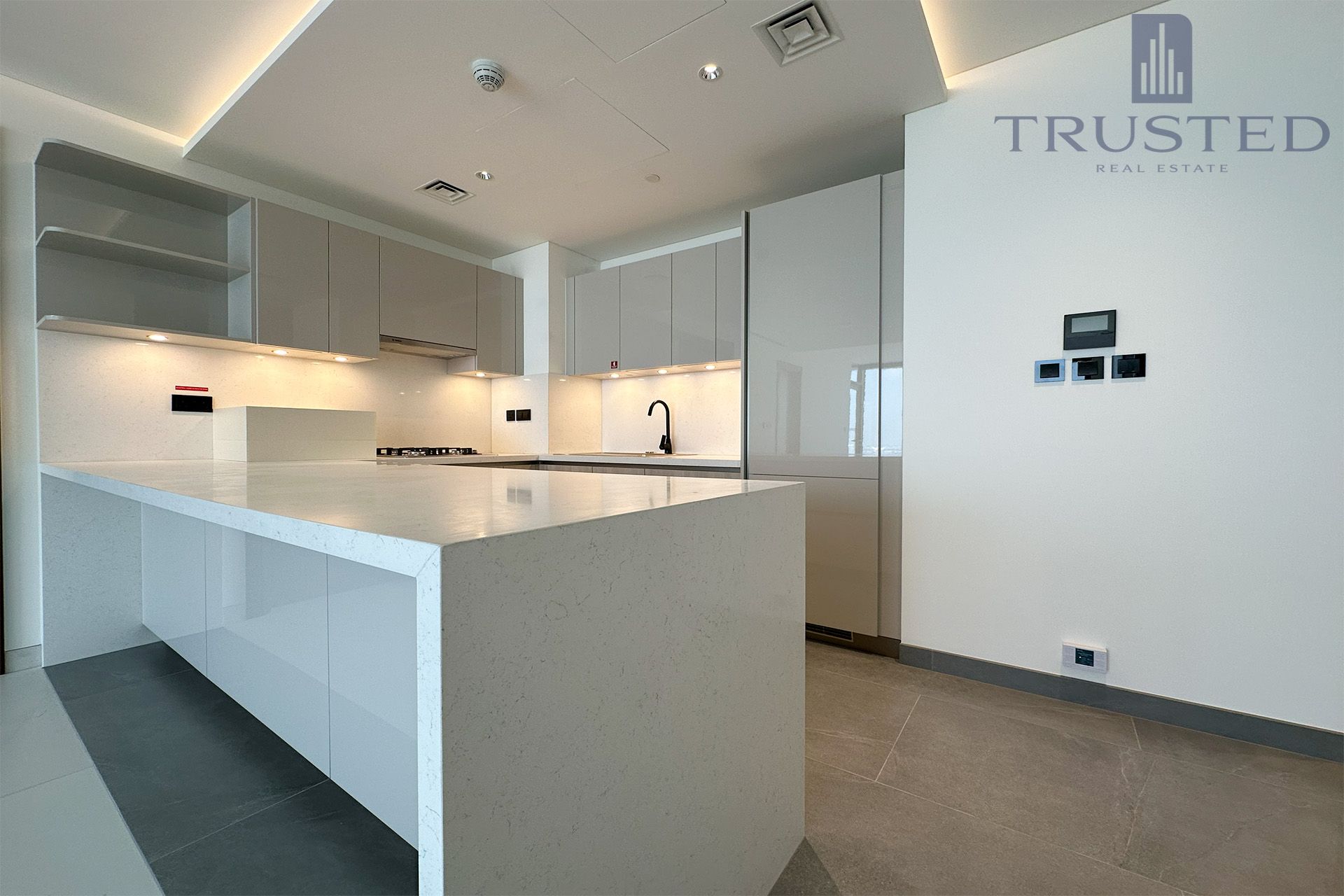 Ras Al Khor View | 3BR + Maids | Unfurnished
