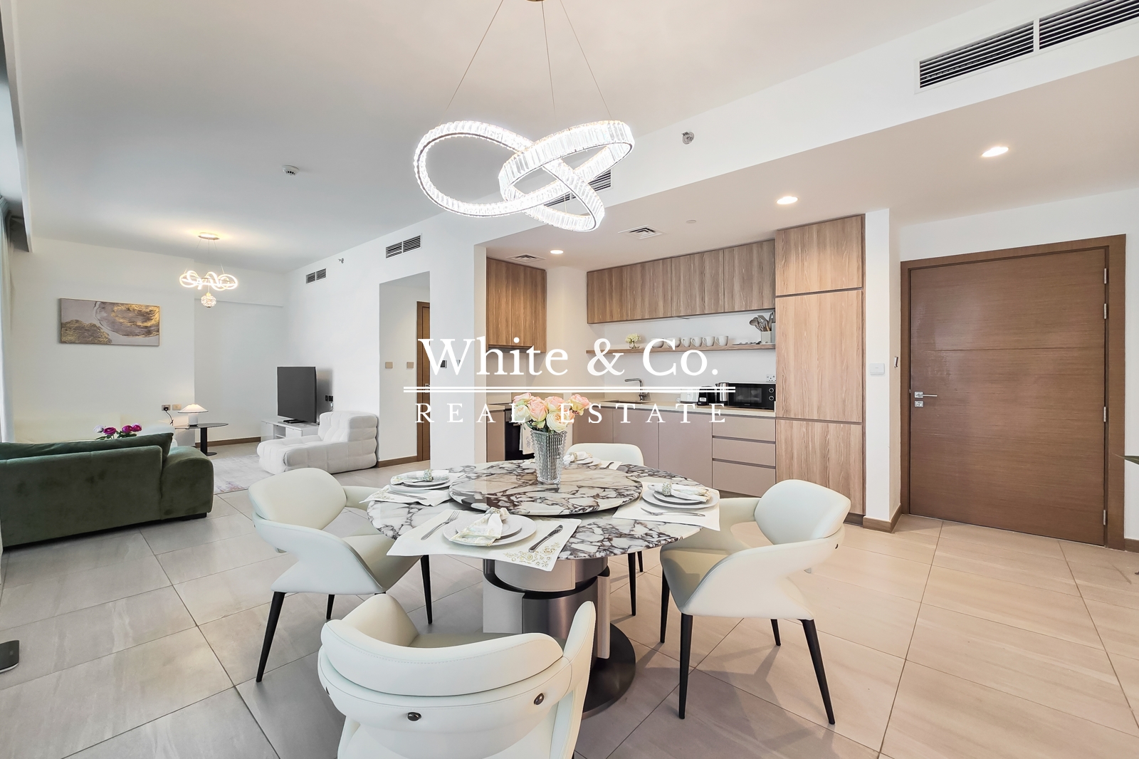 Furnished | Luxurious Layout | High Floor
