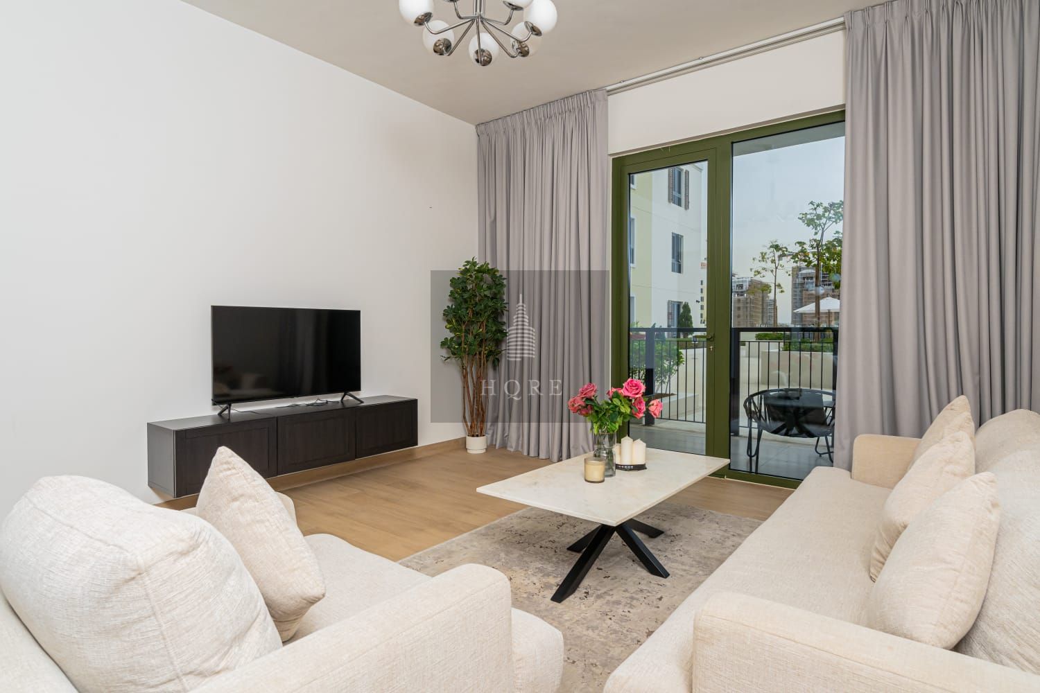 LA RIVE | BEACH ACCESS | SPACIOUS | LUXURY 1 BHK
