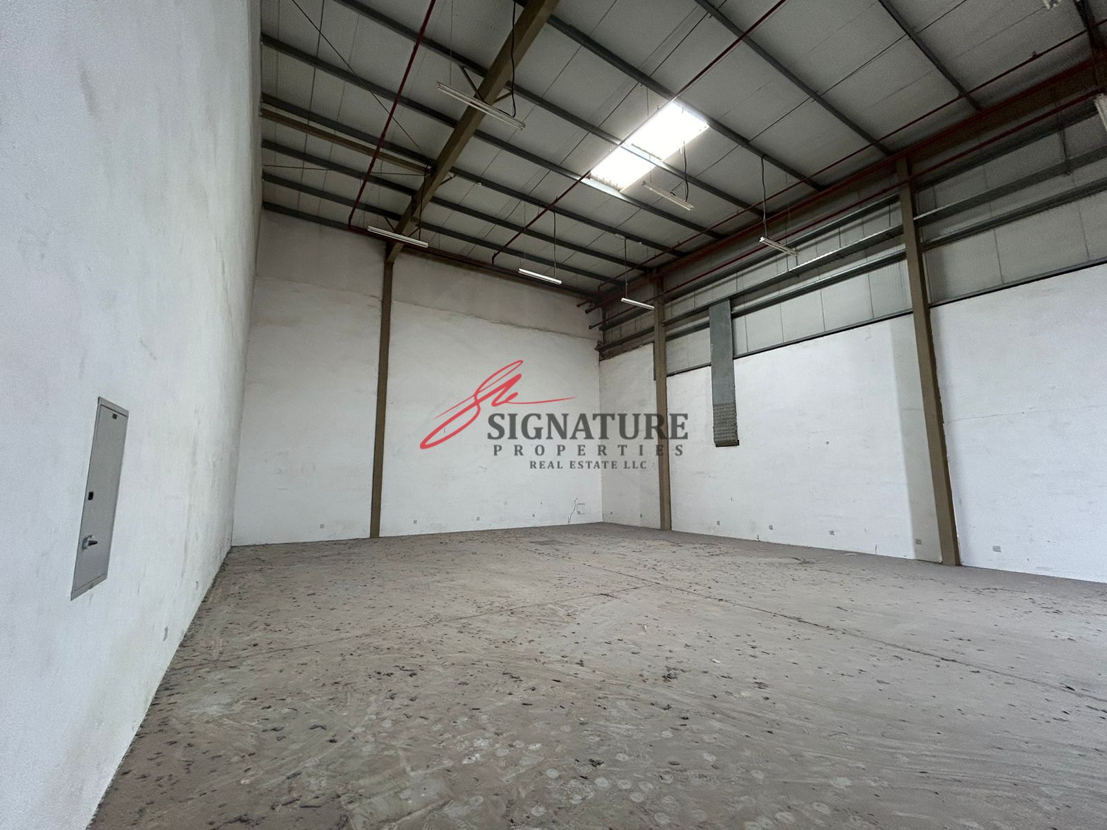 2200 SQRFT WAREHOUSE AVAILABLE FOR RENT IN UMMULQWIN INDUSTRIAL AREA