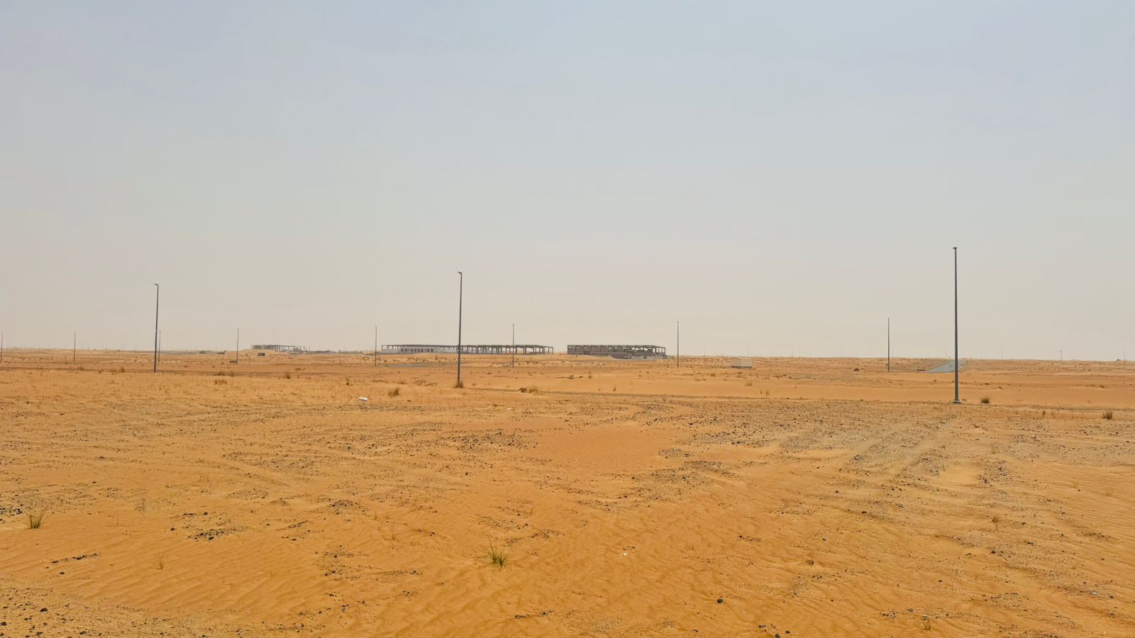 FREEHOLD COMMERCIAL PLOT FOR SHOWROOMS + OFFICES + ACCOMMODATION