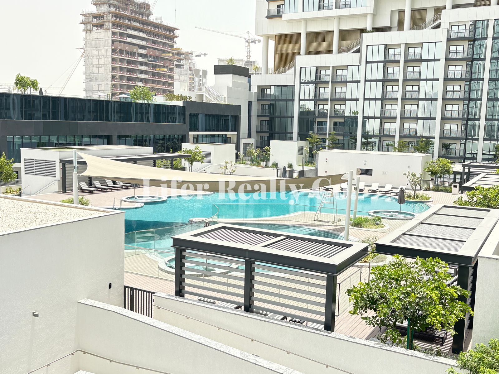 Ready to Move In I Luxury Apartment I Prime Location