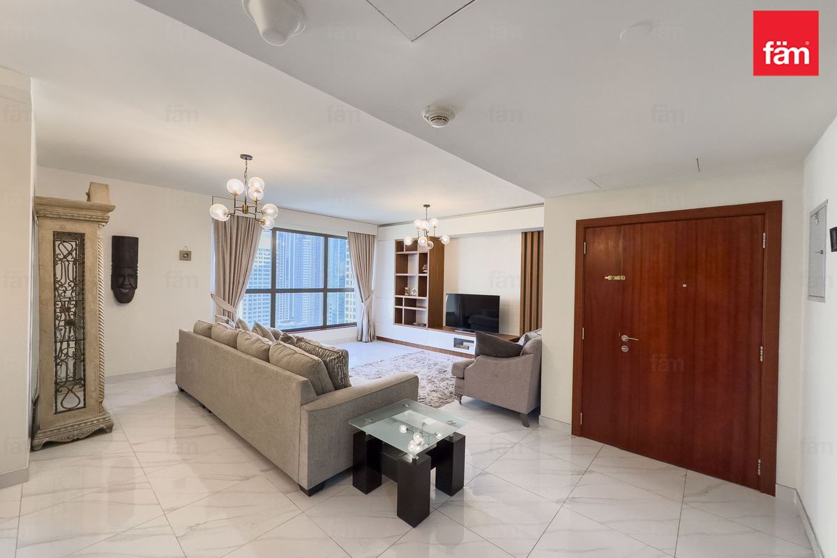 Waterfront I Spacious I Luxurious Living