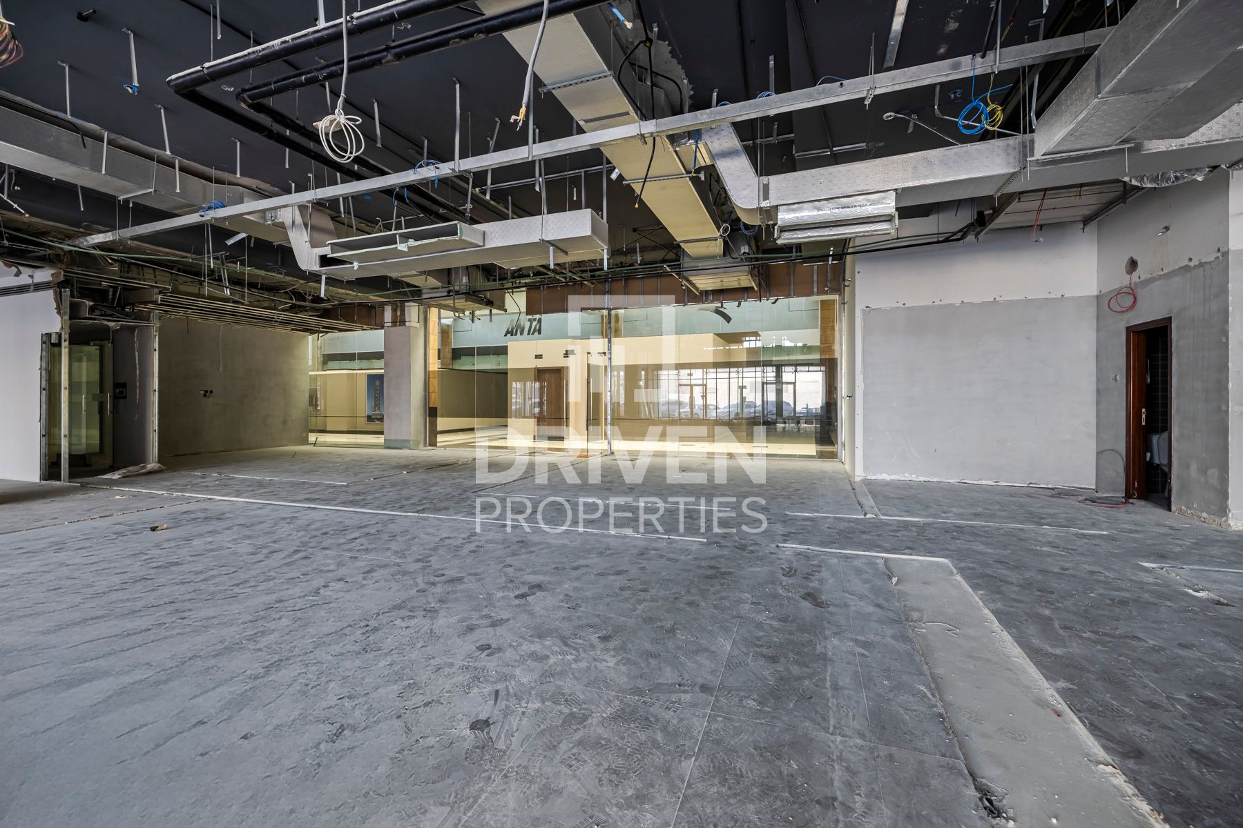 Showroom with Mezzanine | Direct SZR Access