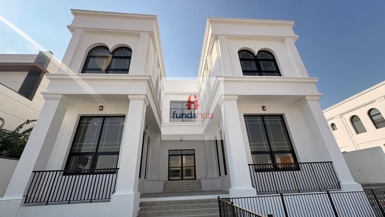 Brand new 5 bed room custom built villa with community view