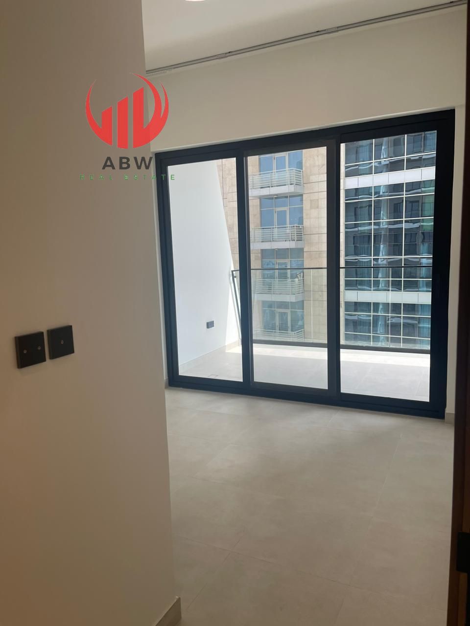 Reafy to Move In | Well Kept | Canal View