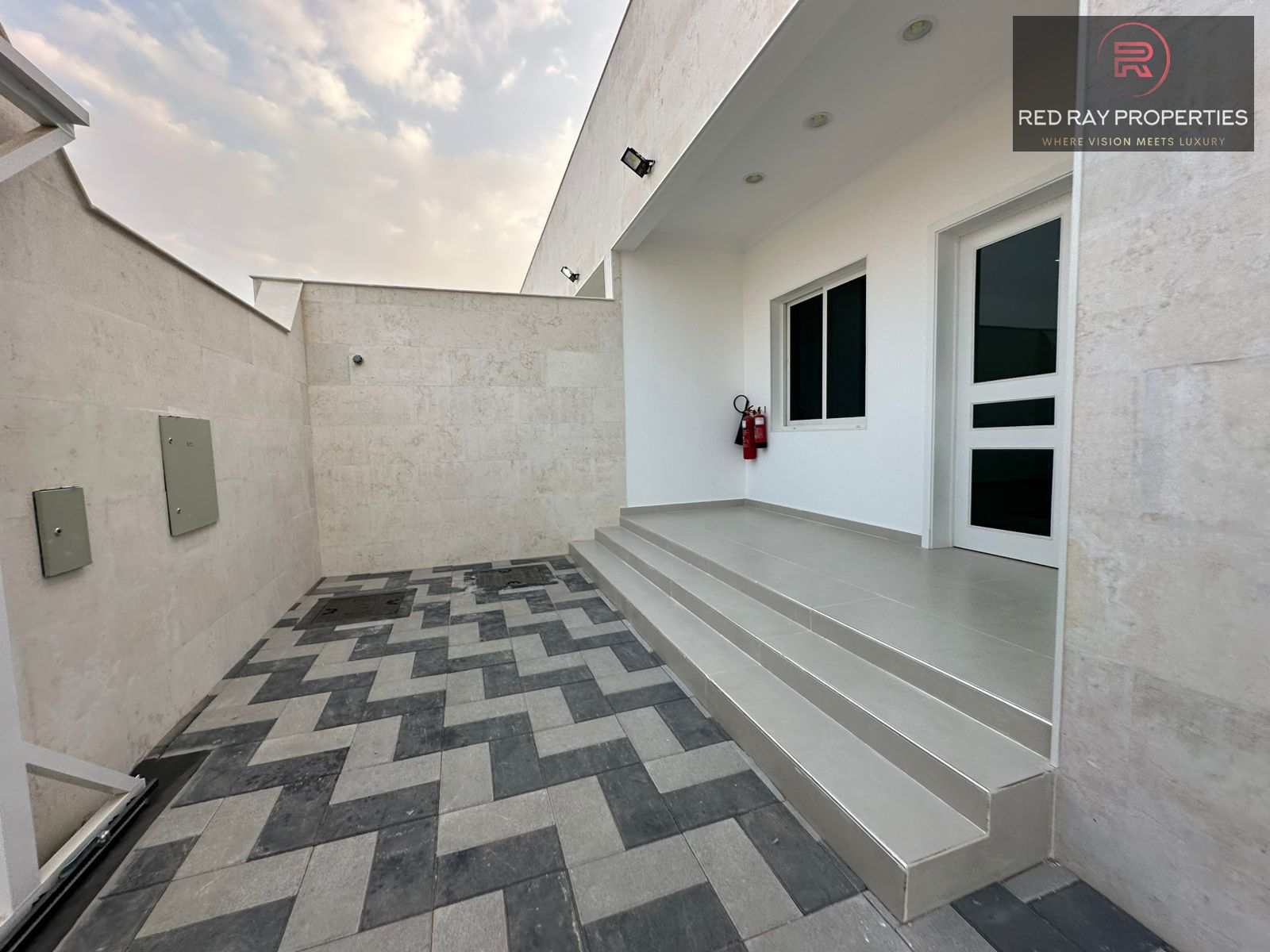 brand new villa 4bhk +maid for rent in khuzam
