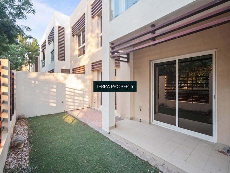 Lush Green Community - Peaceful and Accessible!