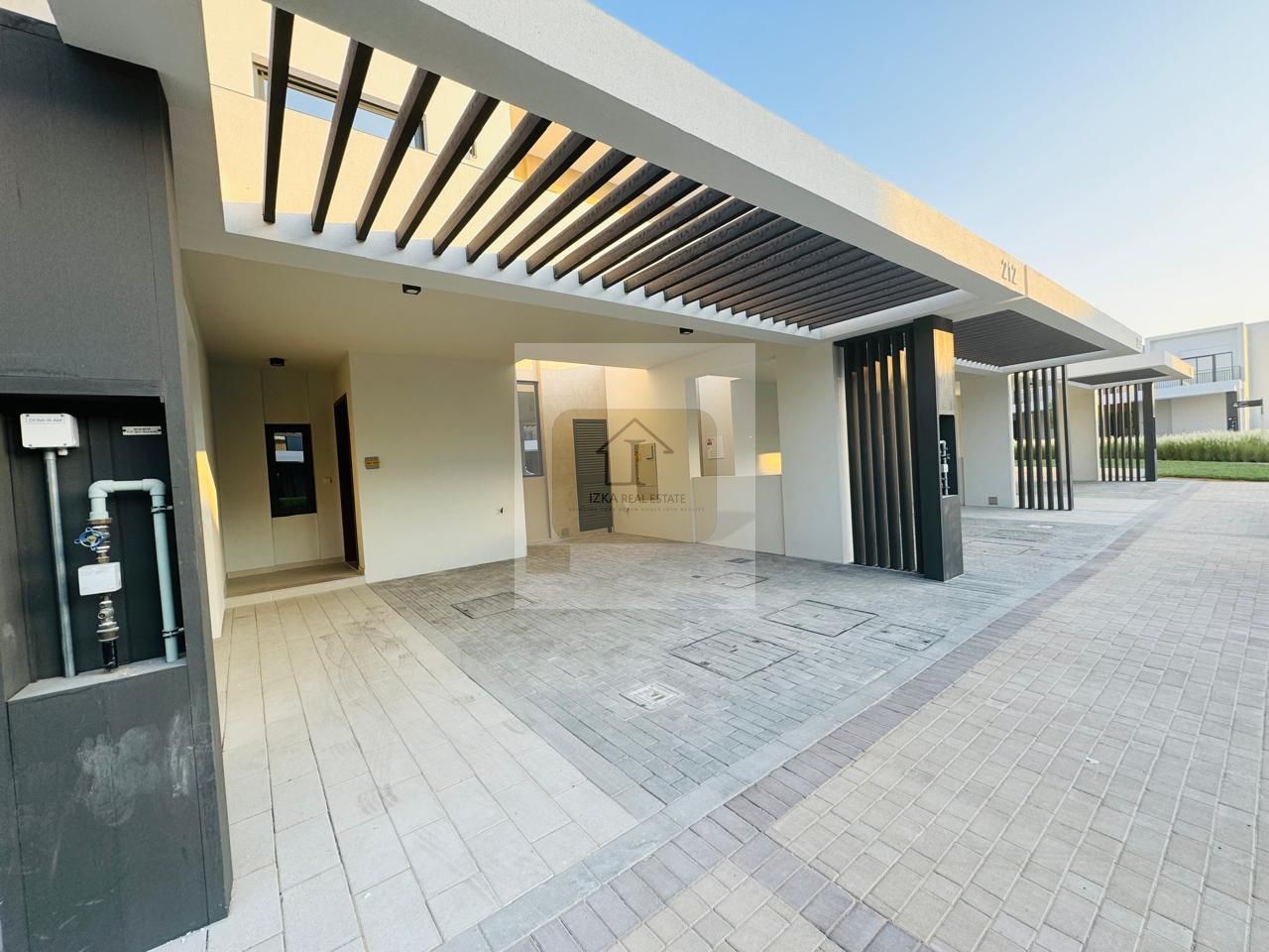 WELL MAINTAINED / SPACIOUS LAYOUT