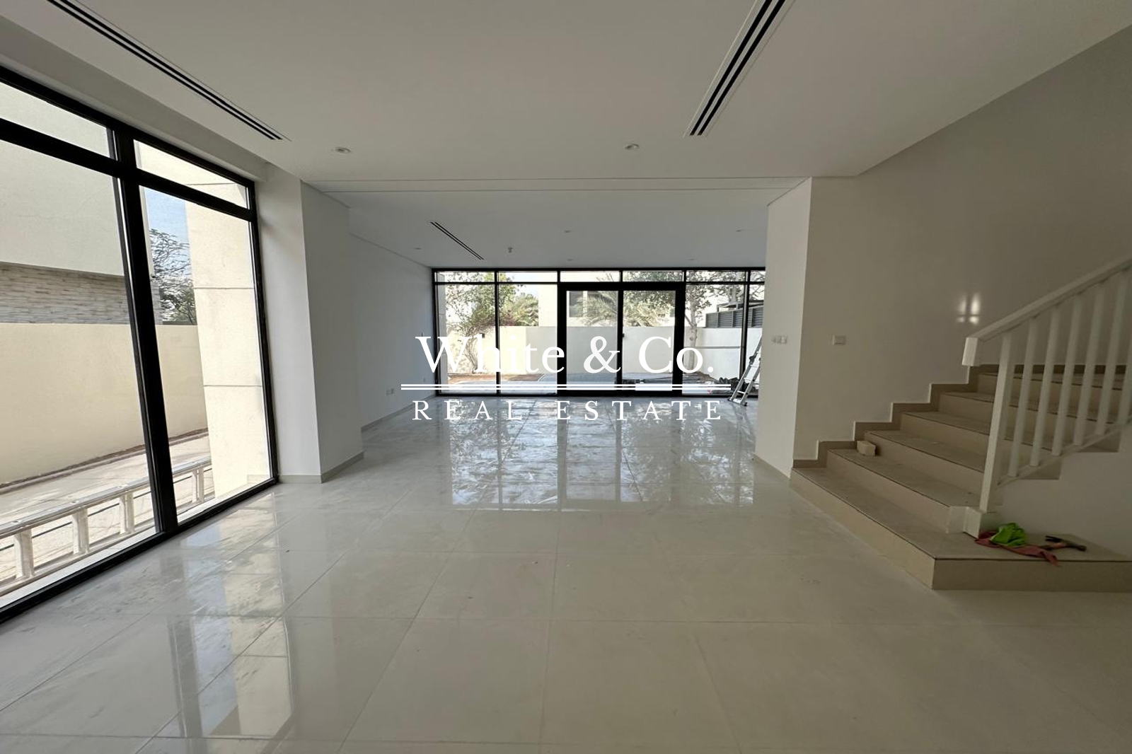 THL Layout | Large Garden | Vacant Soon