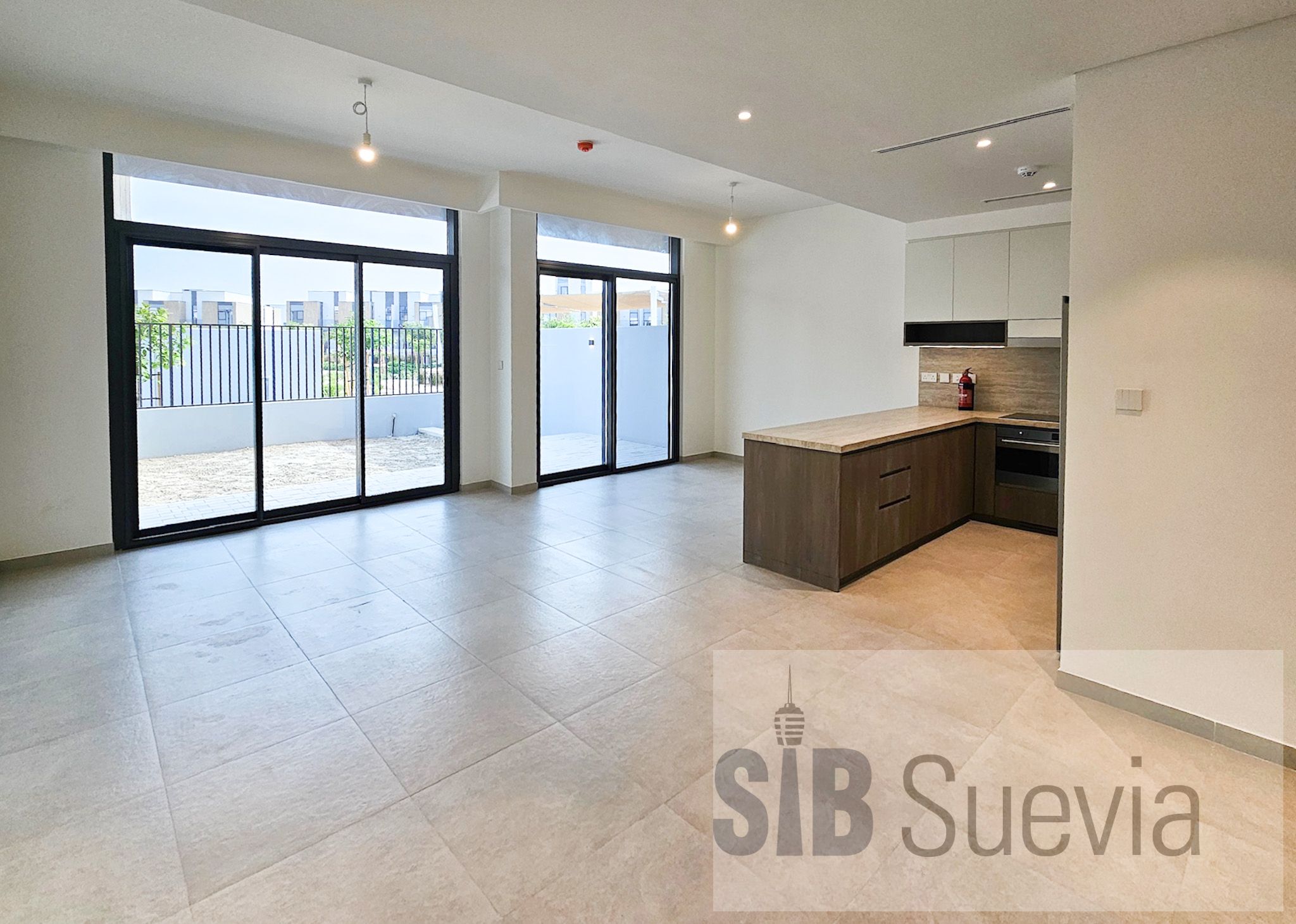 3 BED | Mid Unit | Single Row