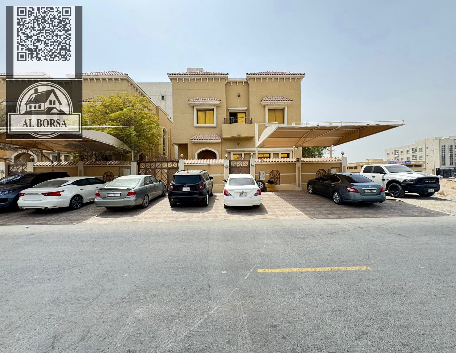 For rent: Residential/commercial villa in Rawdah 3, 5 master bedrooms, living room, majlis, kitchen, and maid's room.