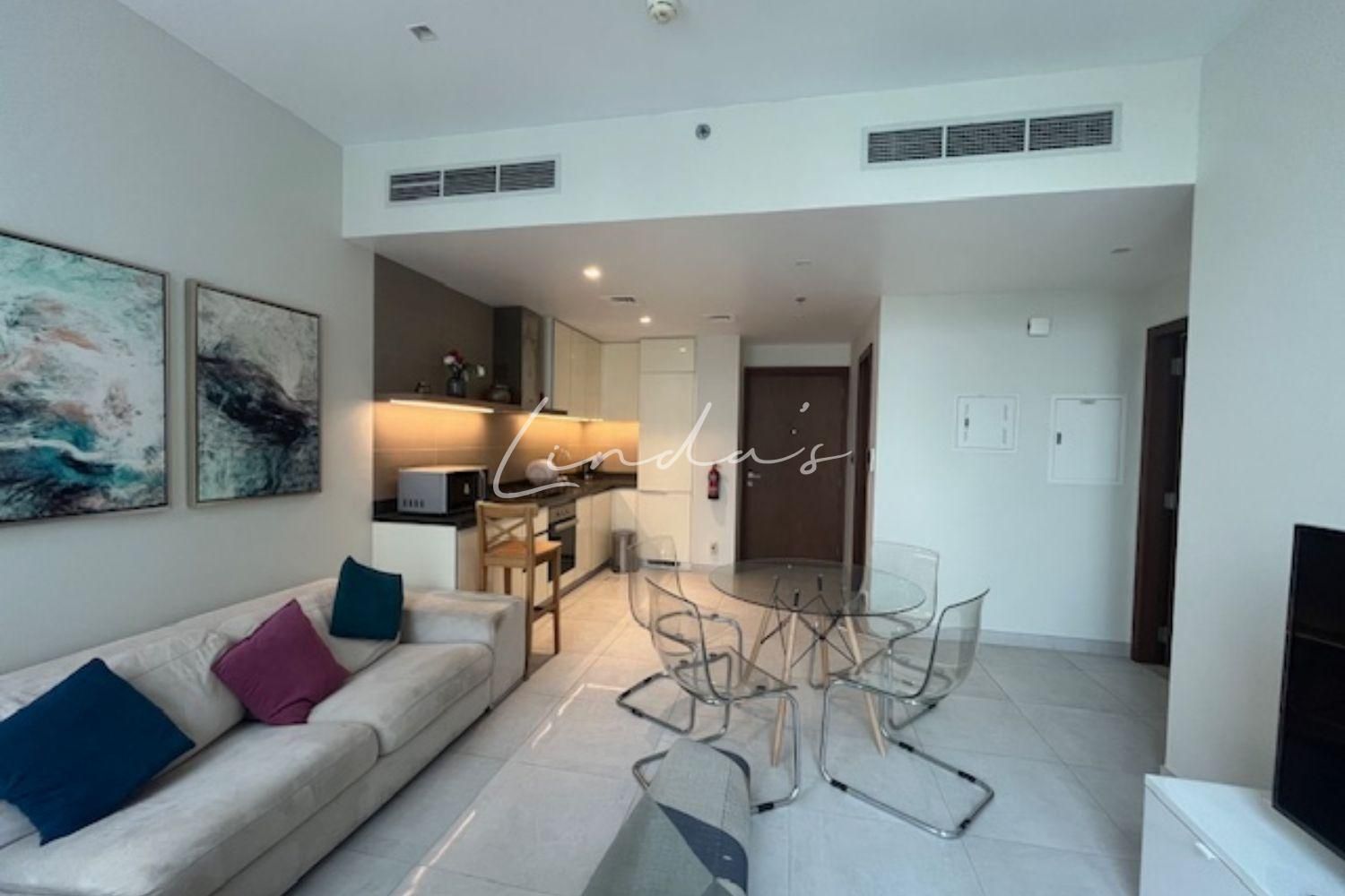 Marina Views I Furnished l Modern and Vacant