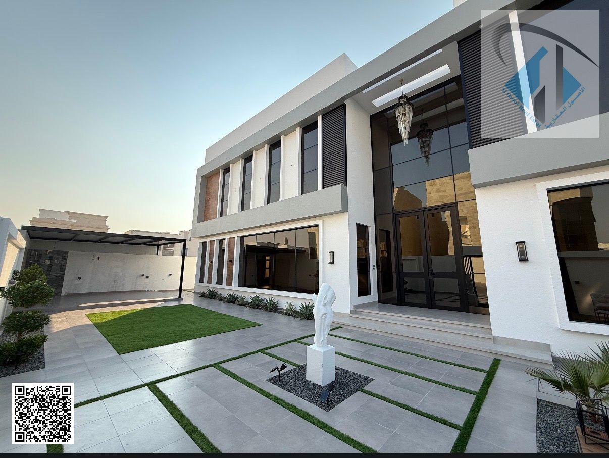 Big villa 6300 sq f land huge master rooms perfect location