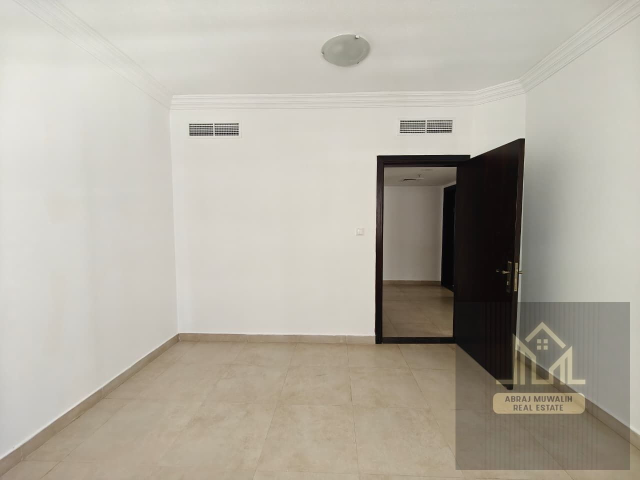 2Bhk Ready To Move In Muwaliha Comercial Close To Park With Parking ALSO BALCONY