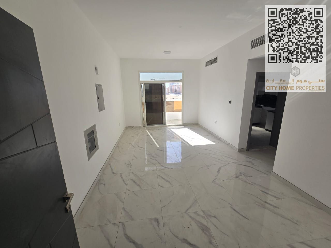 ( "Spacious 2-bedroom hall apartment in Al Jurf 3, close to Dubai and Sharjah exit. Family-only building. "