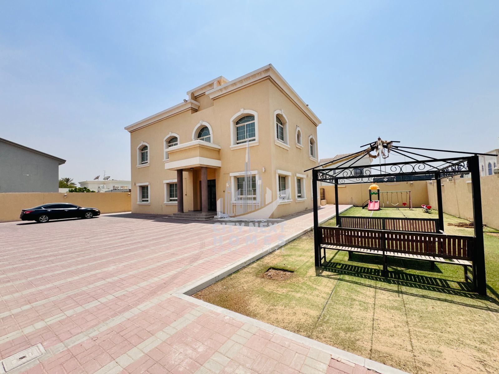 5Bedroom / Hall / Majlis / Maid / Indoor Kitchen