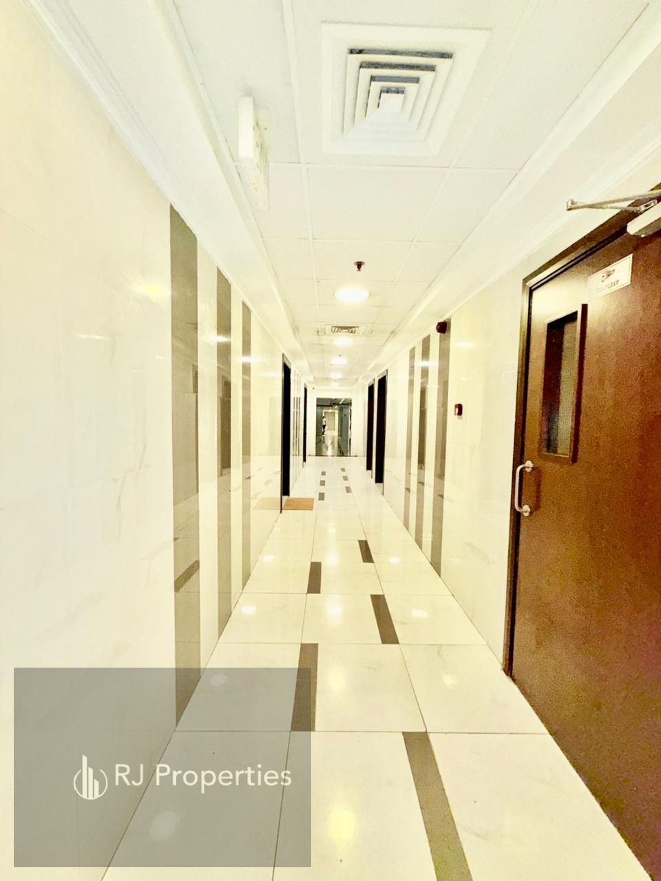 Specious Studio Apartment close To Zahia City Center separate kitchen