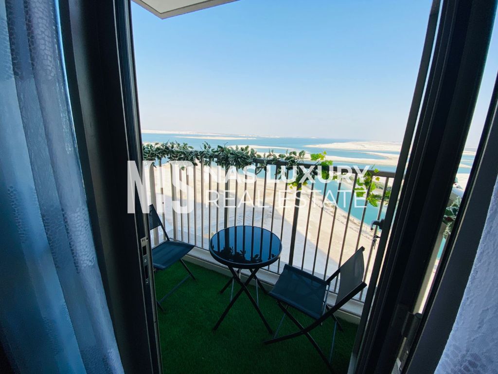 Stunning 1BR with Canal View in Reflection