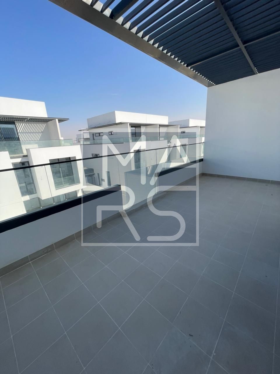 4BHK-BEST COMMUNITY-BIGGER LAYOUT-NEAR BEACH-140K