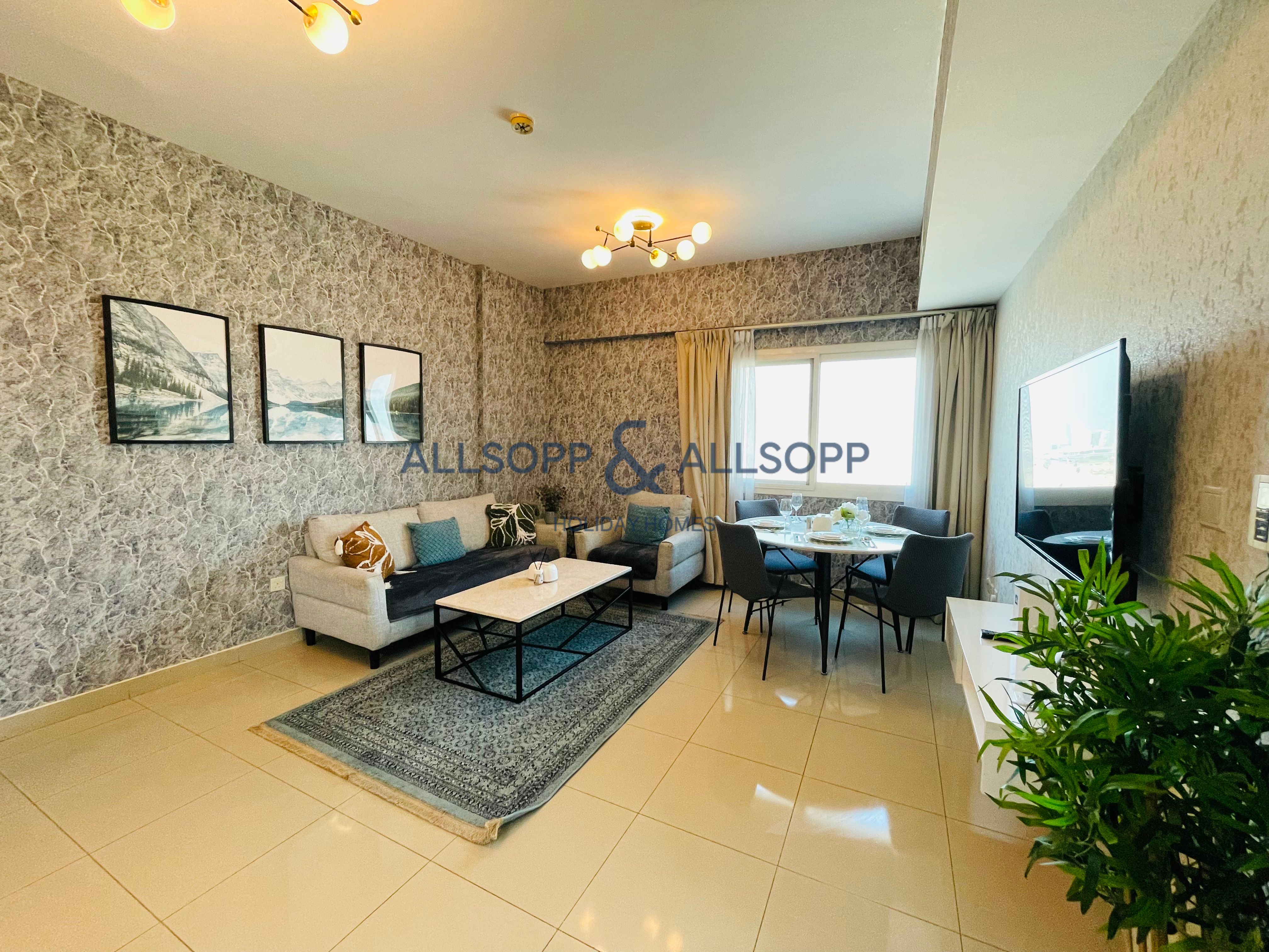 Cozy 2 Bedroom in Red Residence, Dubai Sports City