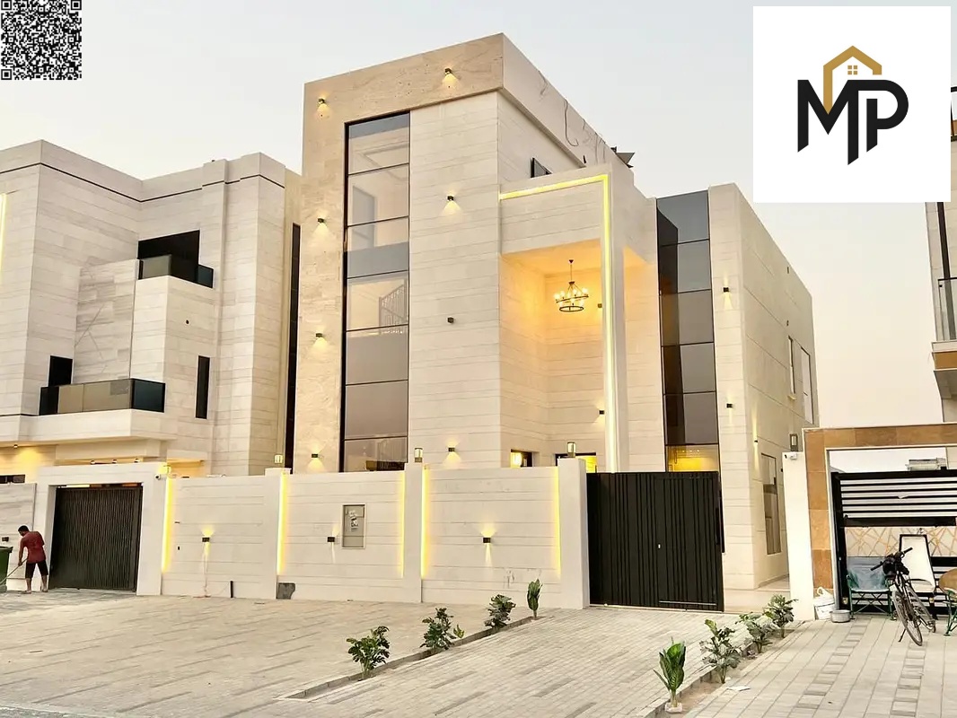 Your chance to own a villa with a rooftop, including registration fees (negotiable), ready to move in, close to all services, with very luxurious desi
