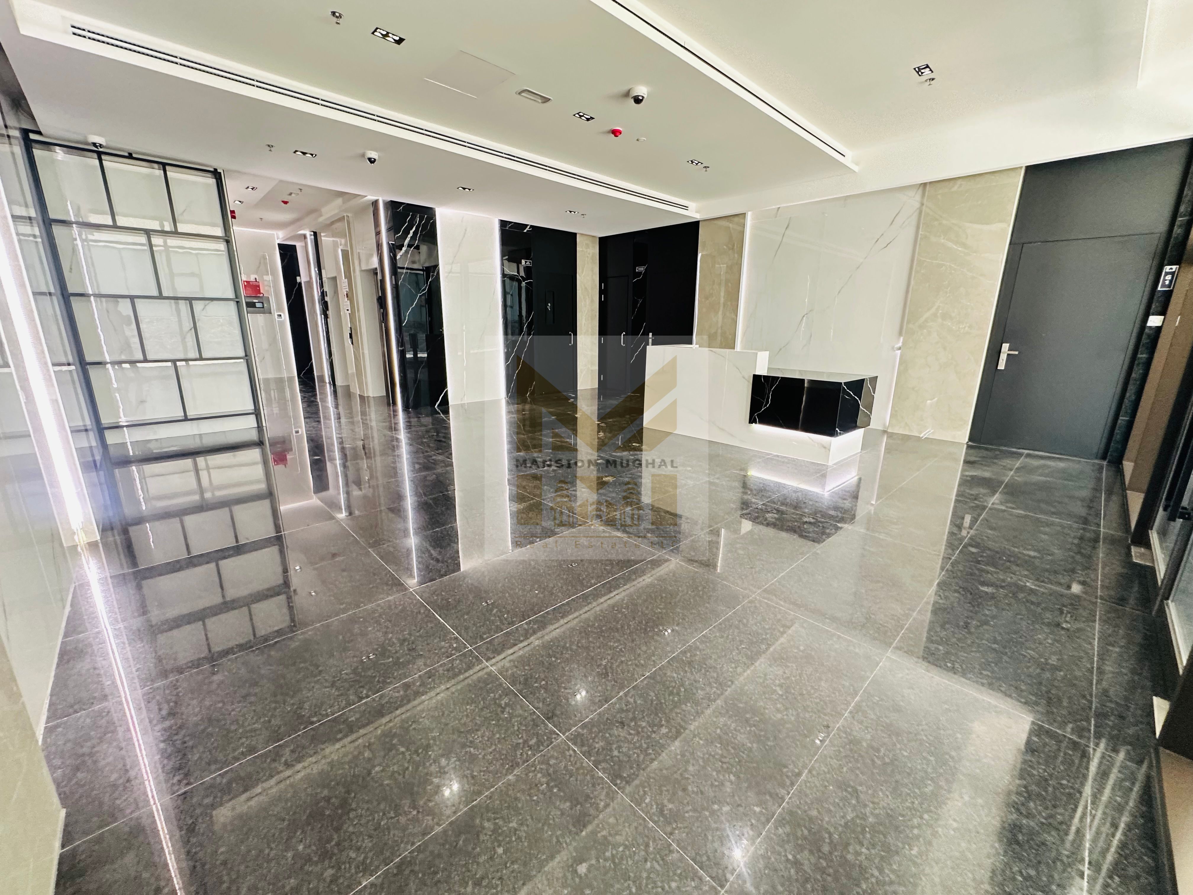BRAND NEW BUILDING// LUXURY// FIRST MOVING// COVERED PARKING FREE// ALL MASTER ROOM // WARDROBE