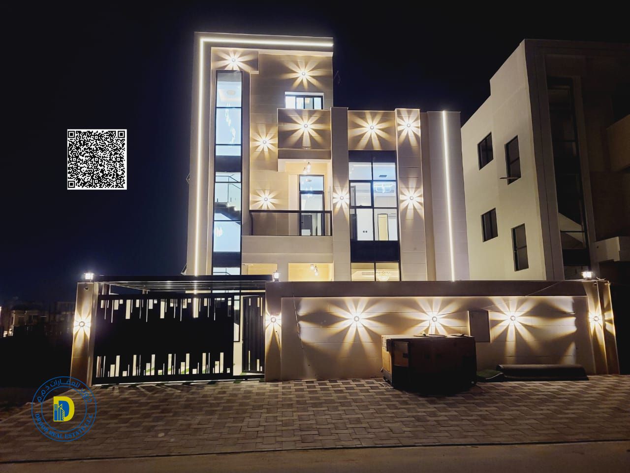 For sale: Modern villa with 6 bedrooms and a roof , including registration fees, in Al-Helio 2 area. Freehold. Bank financing .