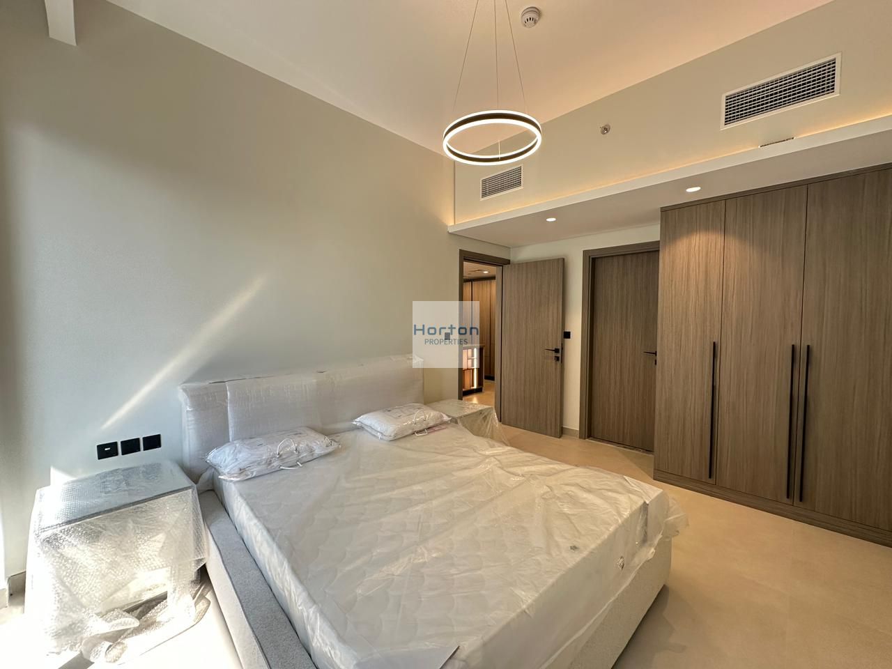 Brand New | Separate laundry| Storage room |