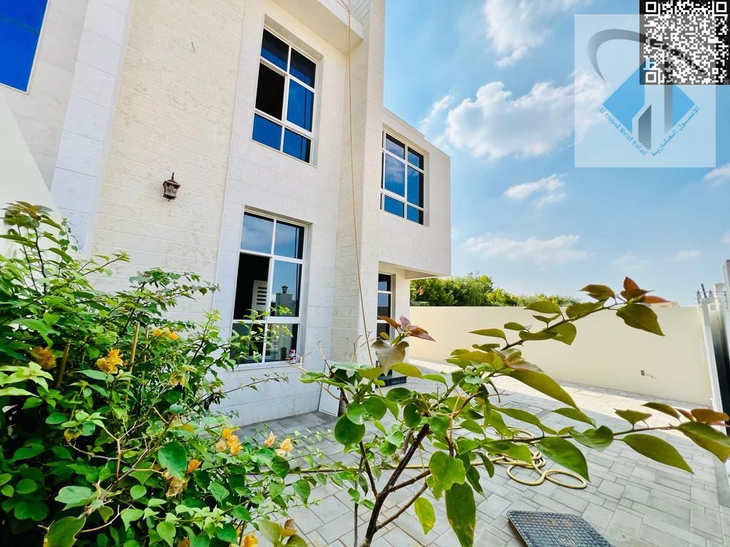 Villa for sale directly from the owner at a bargain price and without a down payment. A modern villa near the mosque, one of the most luxurious villas