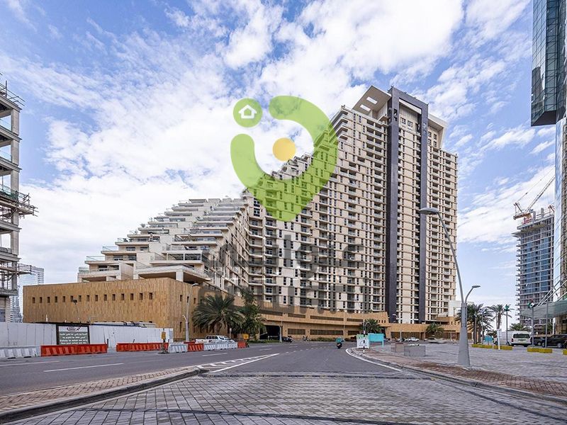 FULLY COMMUNITY UNIQUE LIFESTYLE PRIME LOCATION