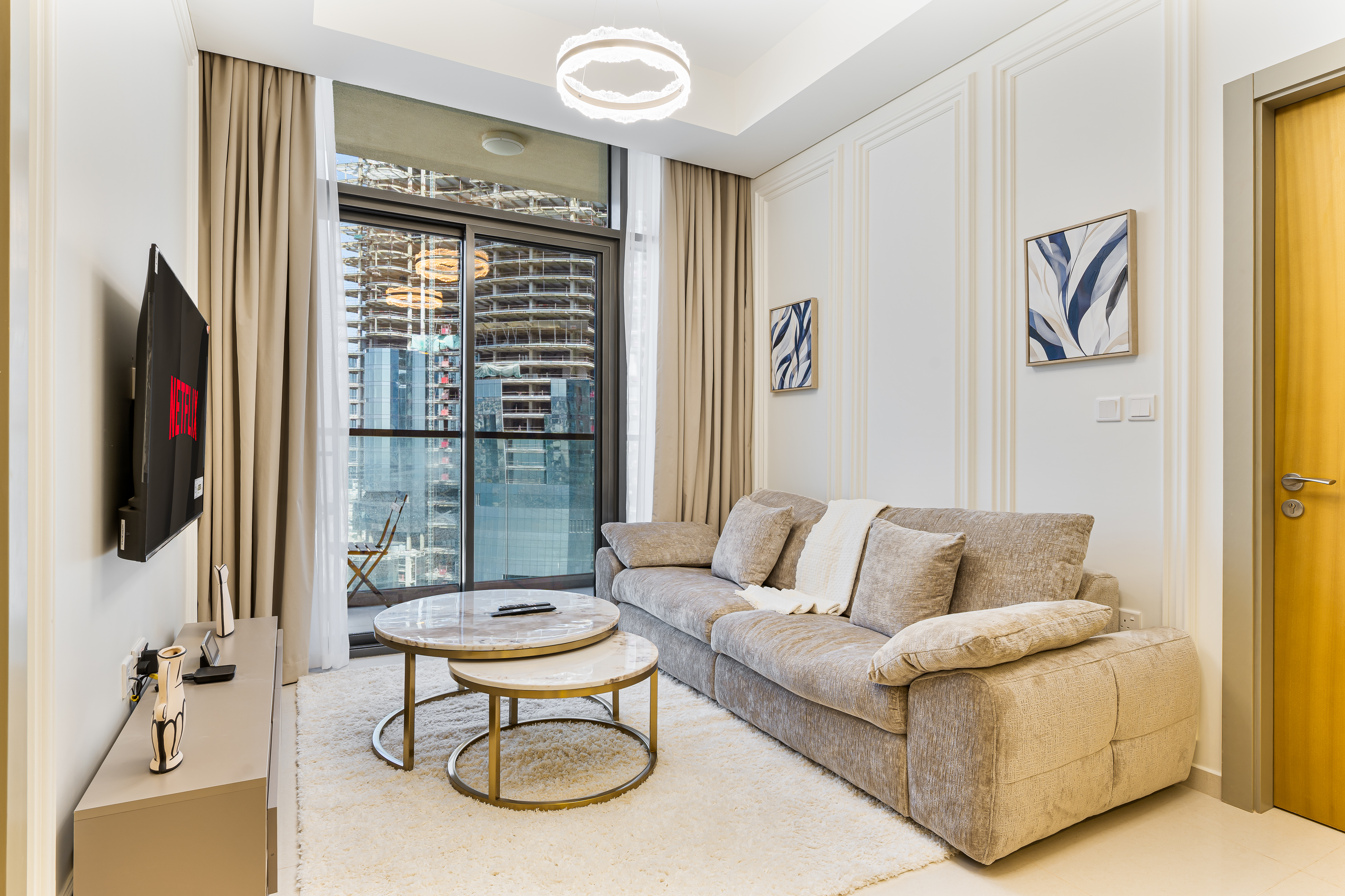 Chic 2Bed w/ Canal Views | Near to Burj Khalifa | Furnished | Flexible term