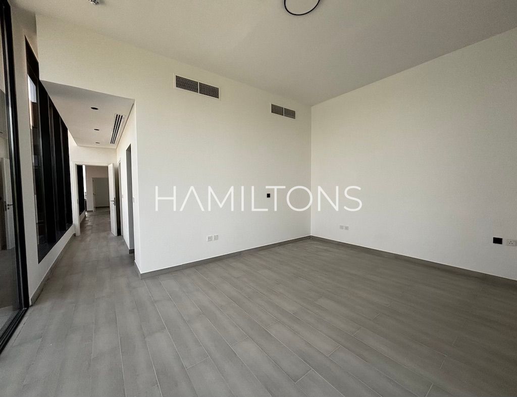 Contemporary Villa | Smart Features | Resale