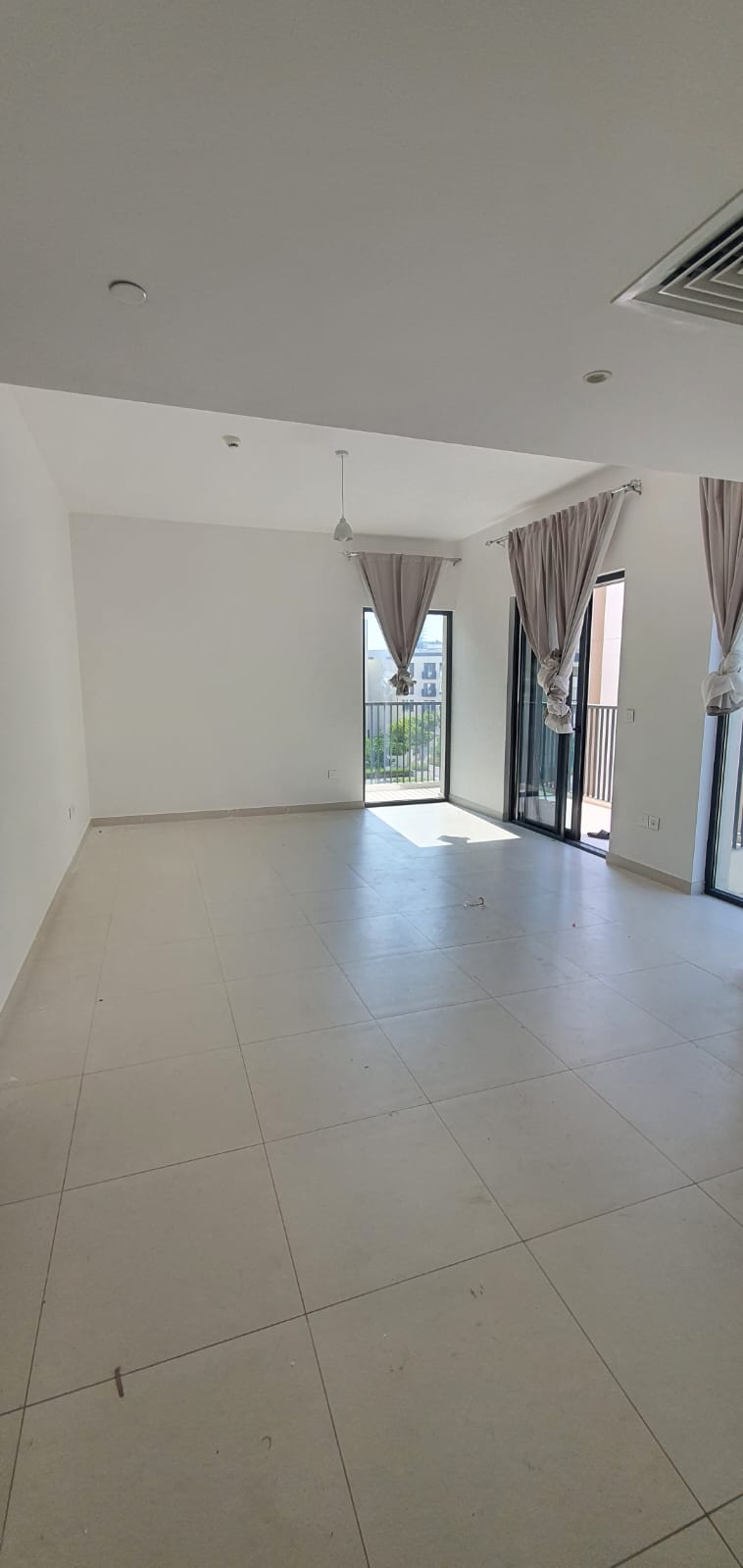 For Rent Spacious 1-Bedroom Apartment with Living Room and Balcony in Maryam Island – Prime Location