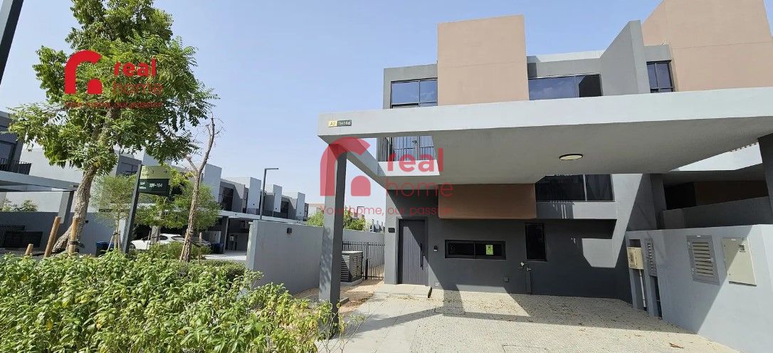 3 Bedrooms Townhouse | Prime Location | Green community | Resale |