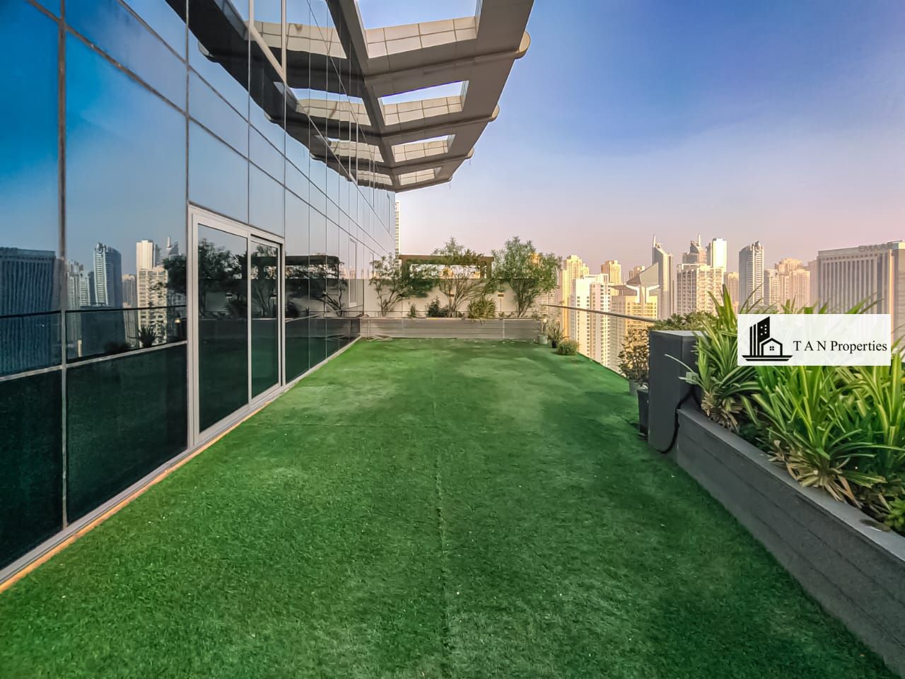 Luxurious Living | 4 Bed Penthouse | Huge Terrace