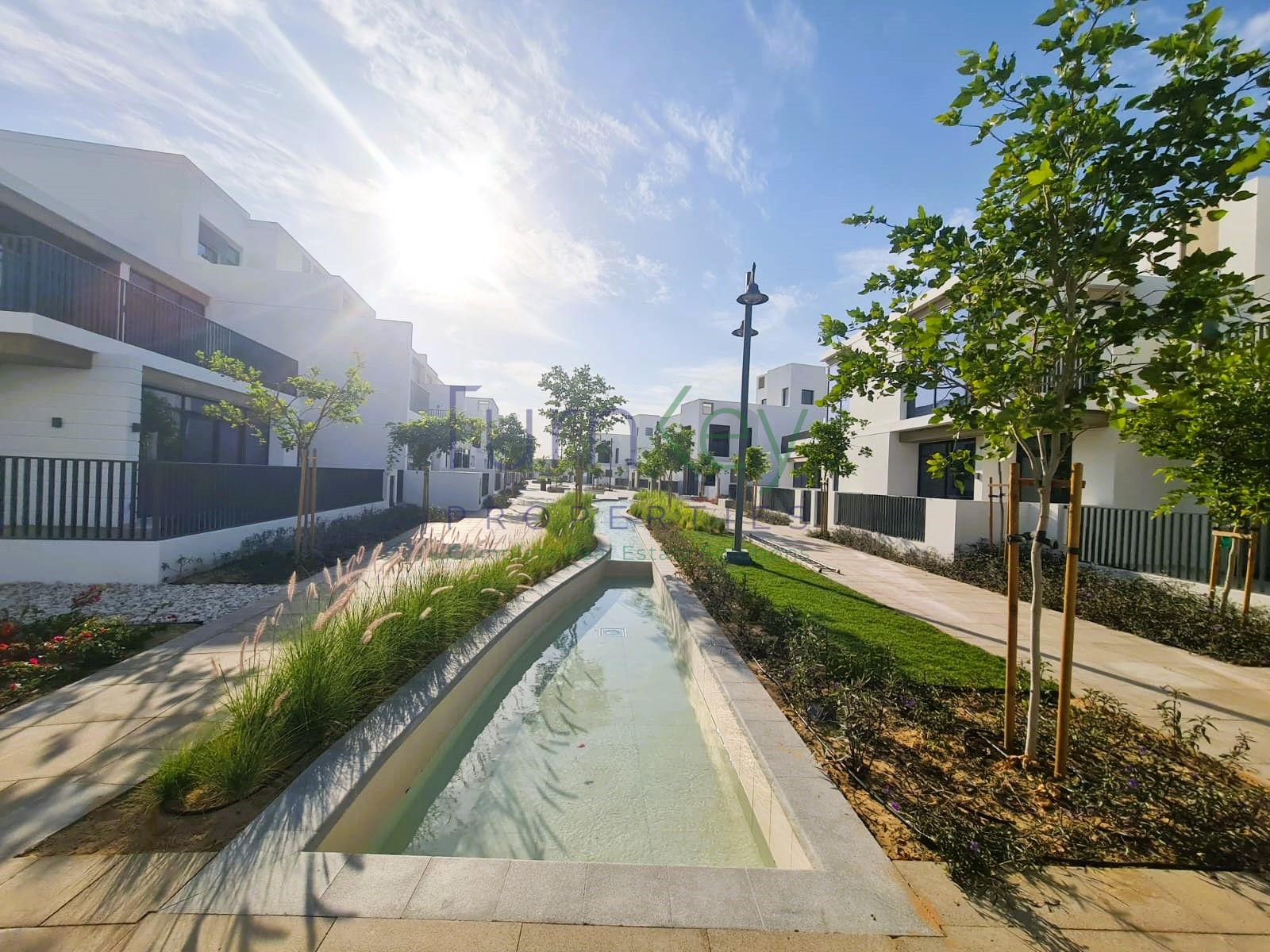 EXCLUSIVE | 3BED+MAIDS | SKYLIGHT | 60SECS TO POOL